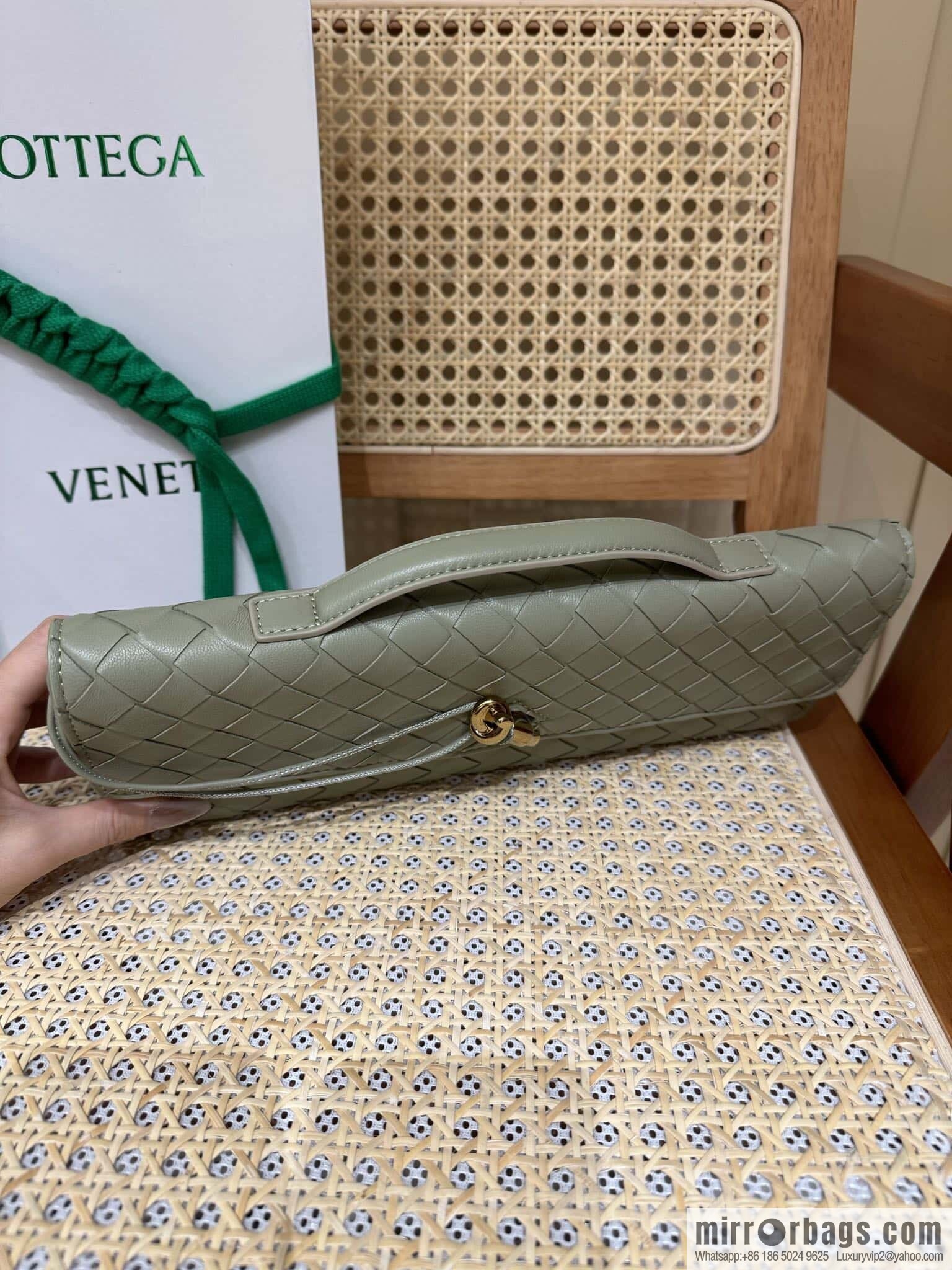 BV Andiamond clutch bag 741511 Travertine green
