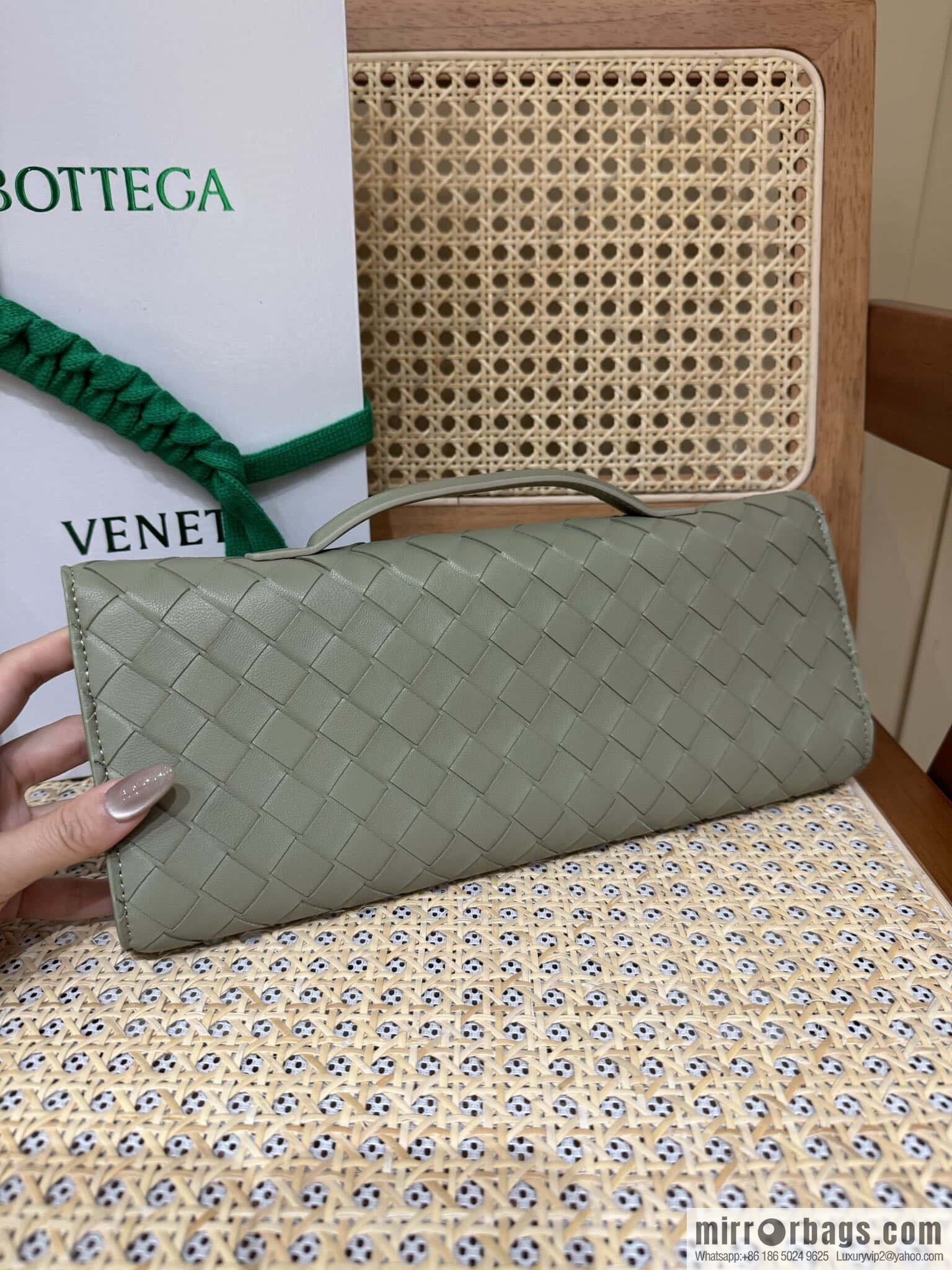 BV Andiamond clutch bag 741511 Travertine green