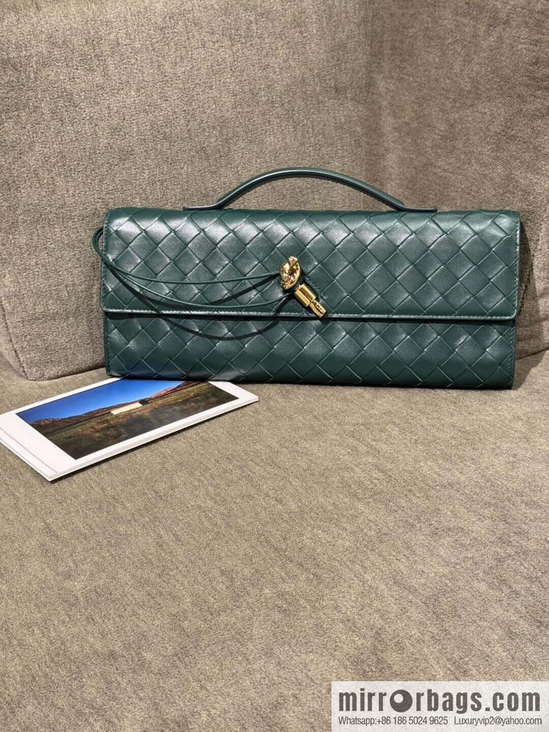 BV Andiamond Clutch 741511 Emerald