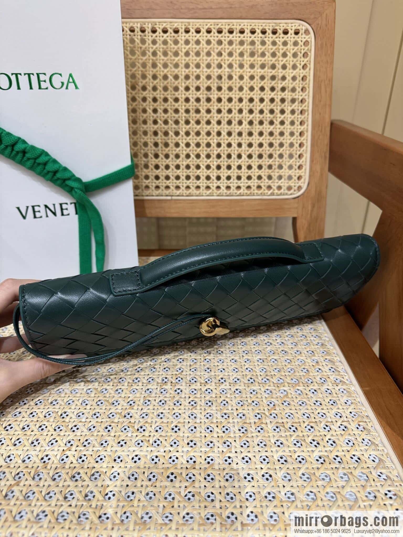 BV Andiamond Clutch 741511 Emerald