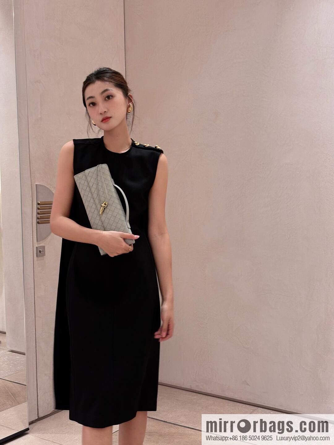 BV Andiamond Clutch 741511 Silver Grey