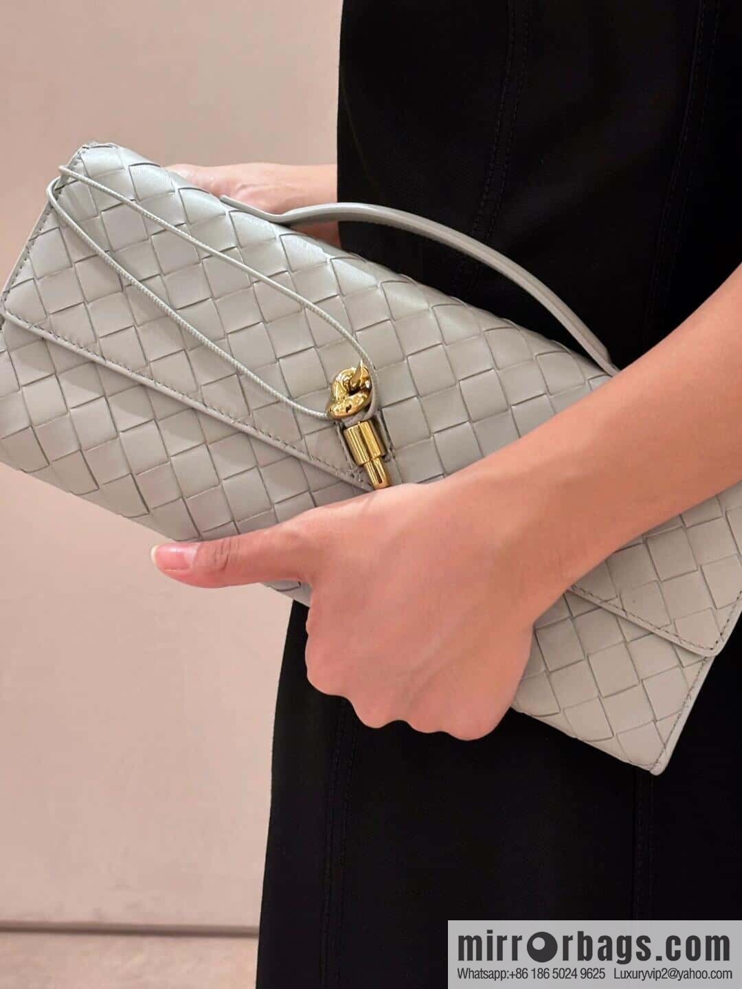 BV Andiamond Clutch 741511 Silver Grey