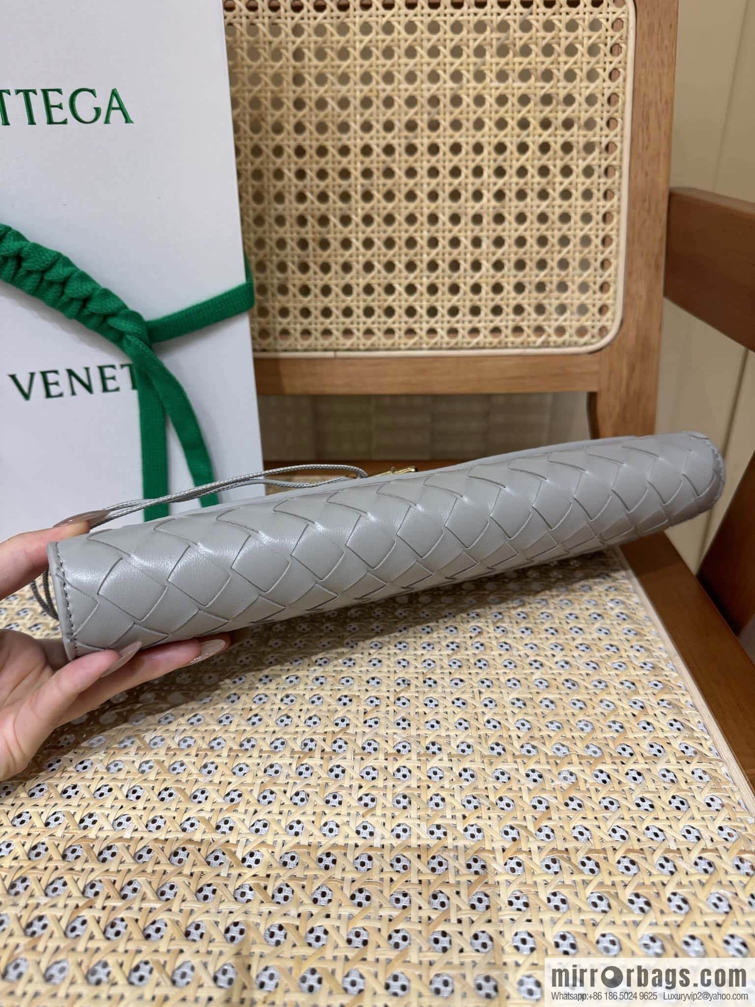 BV Andiamond Clutch 741511 Silver Grey