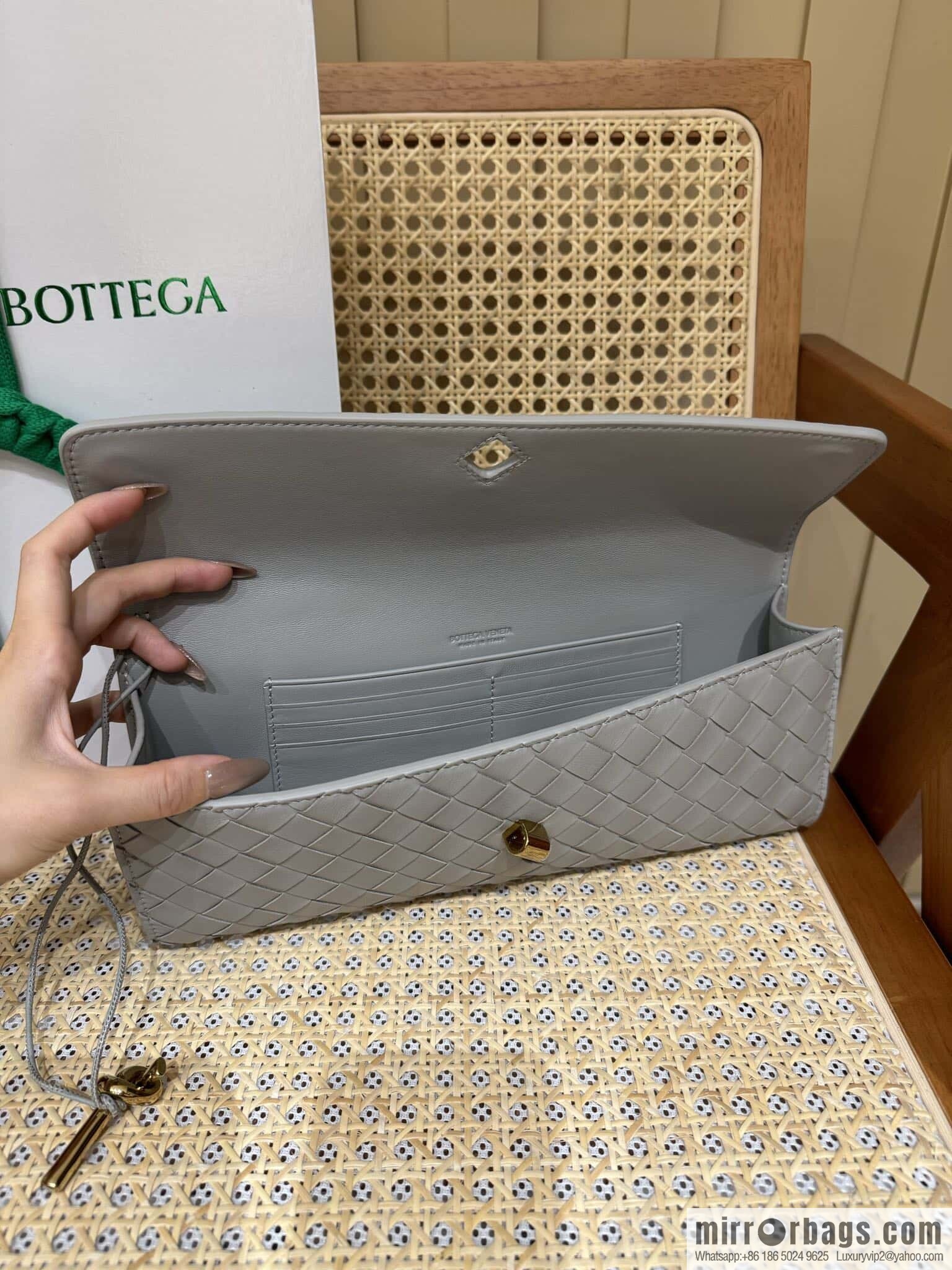 BV Andiamond Clutch 741511 Silver Grey