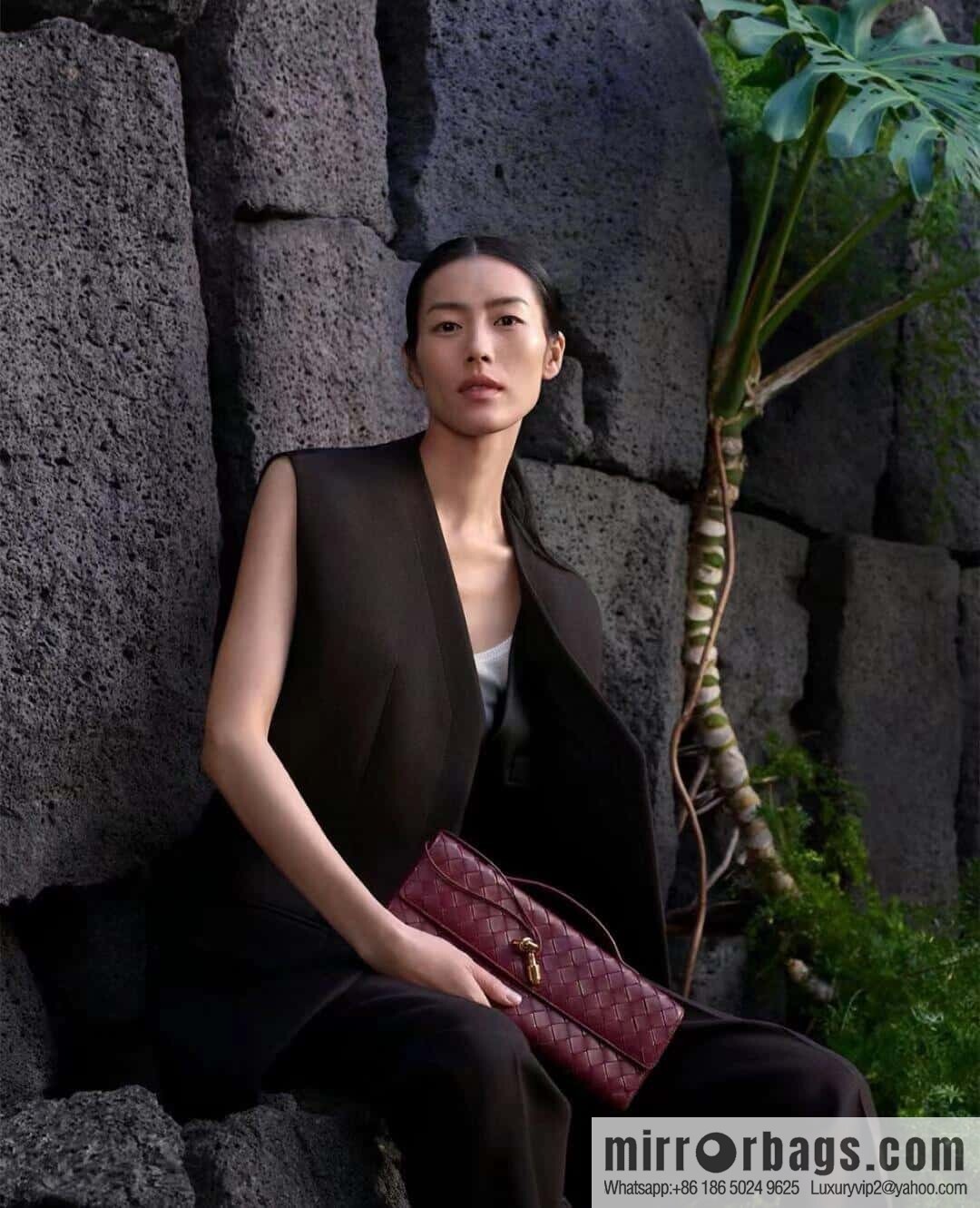 BV Andiamond Clutch 741511 Barolo Burgundy