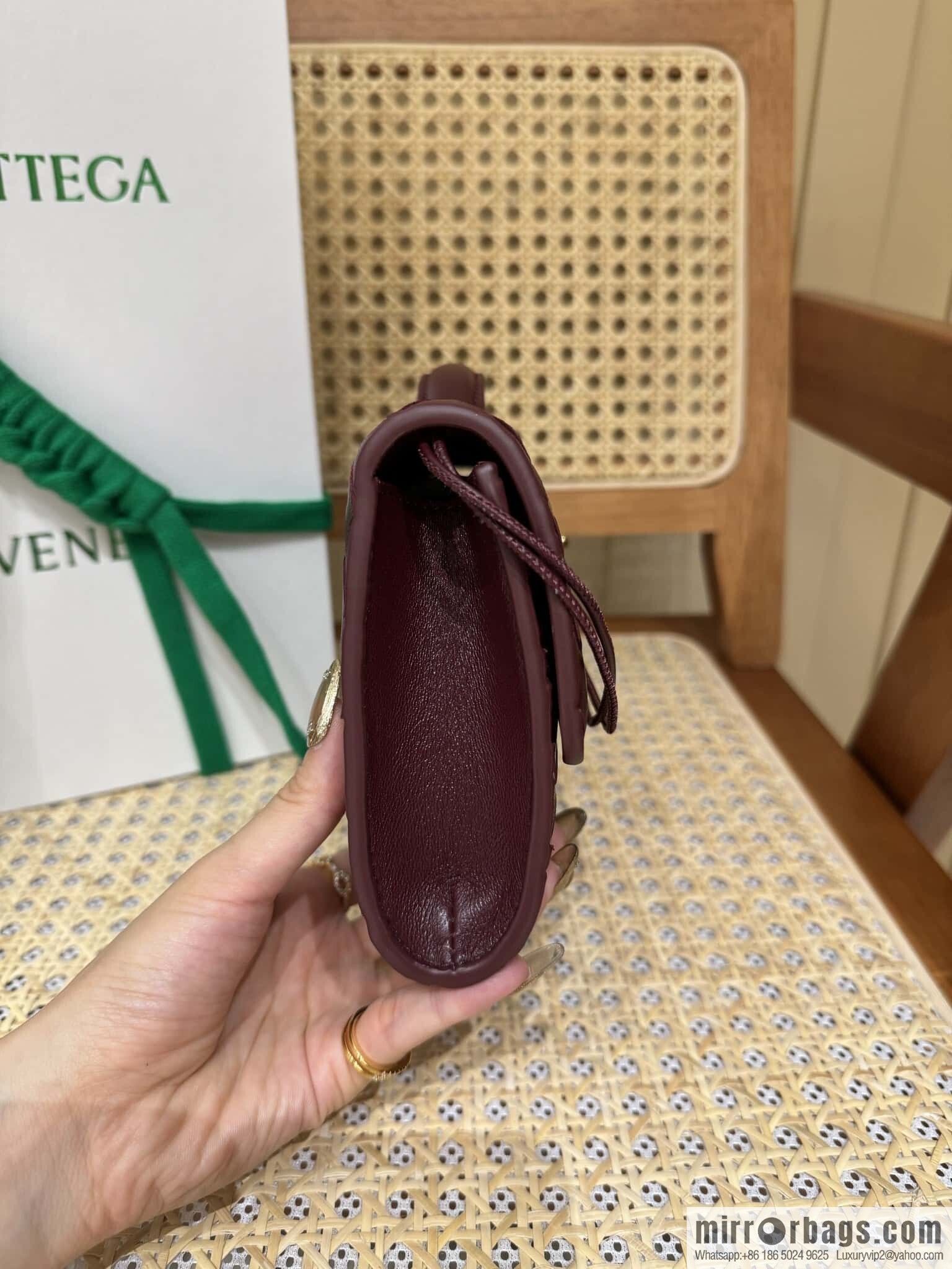 BV Andiamond Clutch 741511 Barolo Burgundy