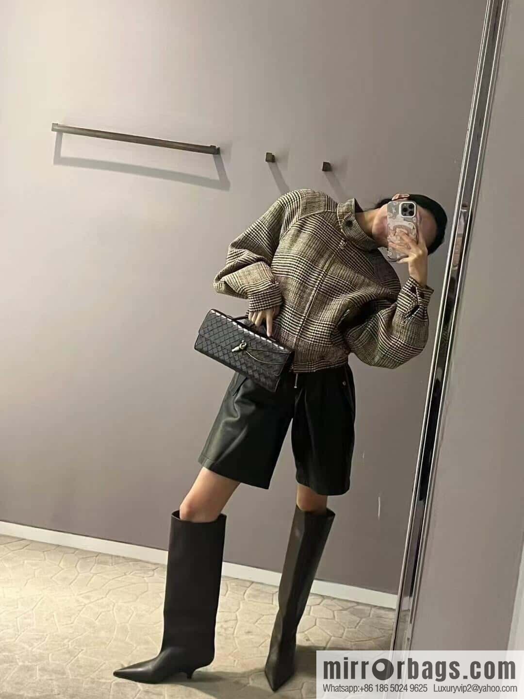 BV Andiamond Clutch 741511 Chocolate Brown