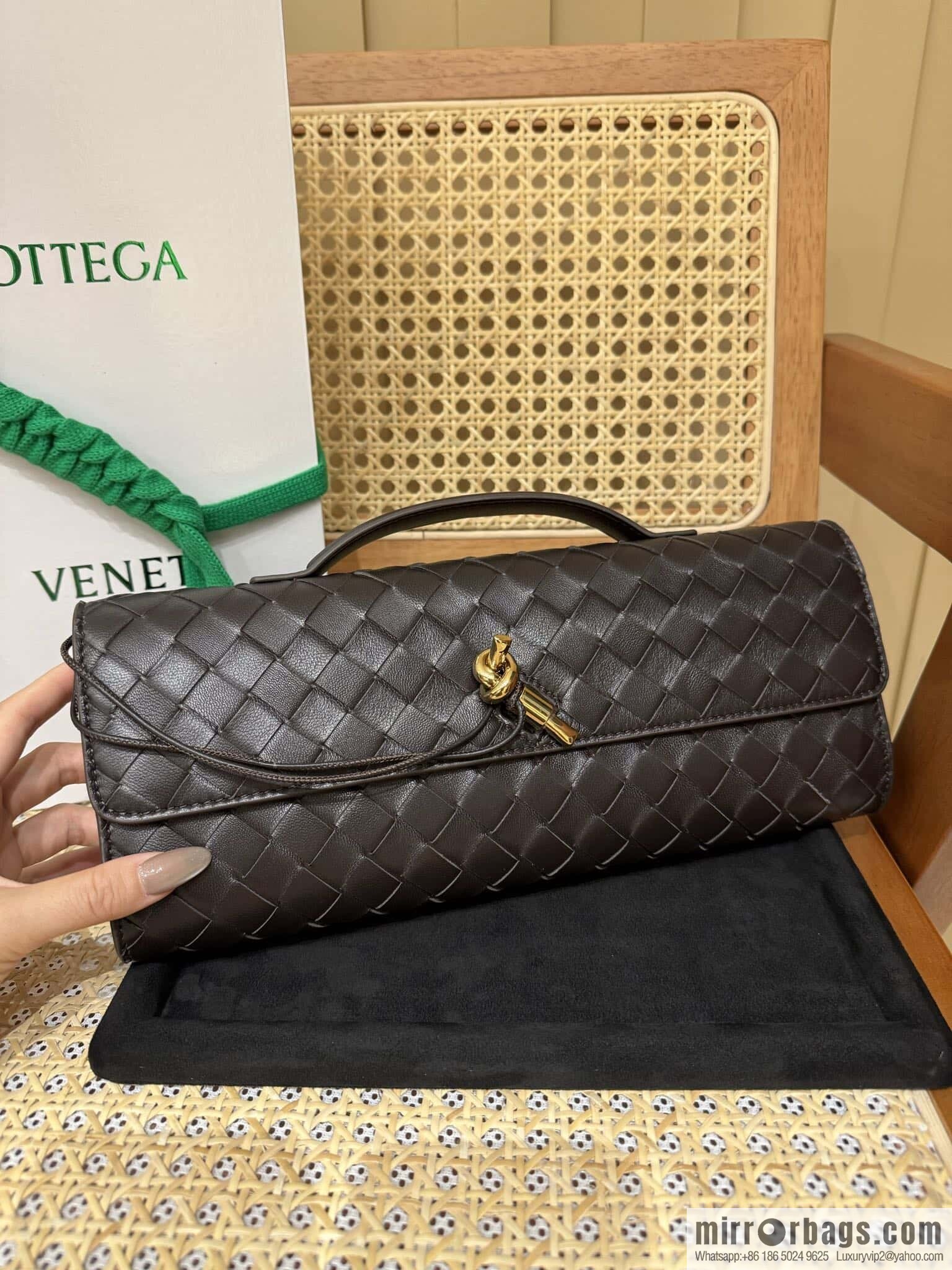 BV Andiamond Clutch 741511 Chocolate Brown