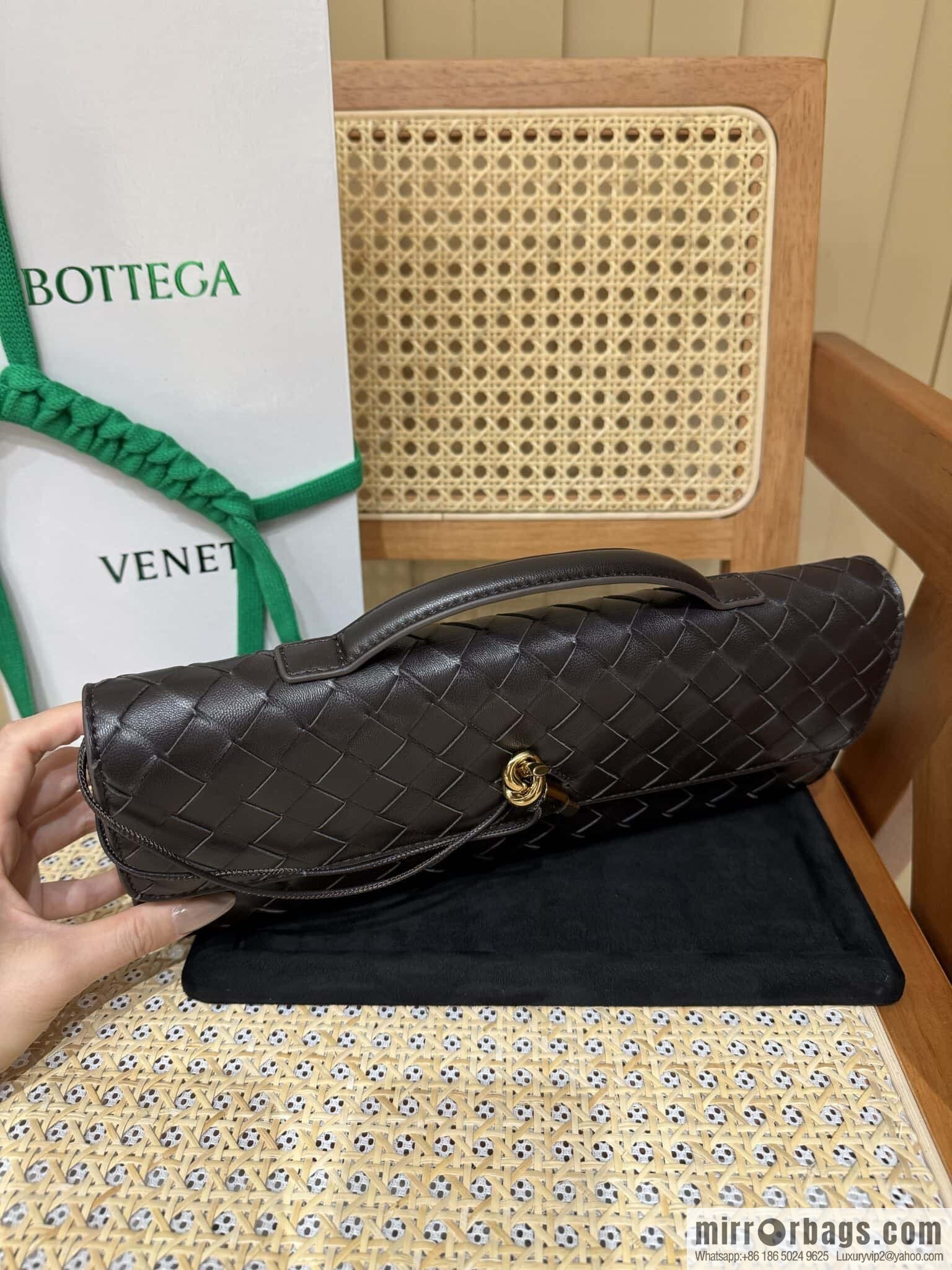 BV Andiamond Clutch 741511 Chocolate Brown