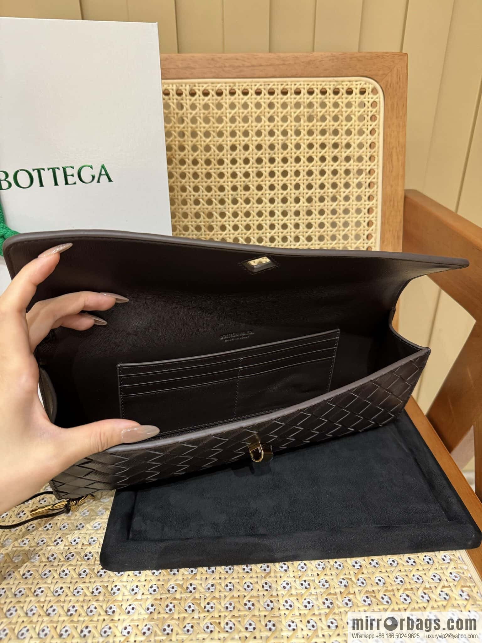 BV Andiamond Clutch 741511 Chocolate Brown