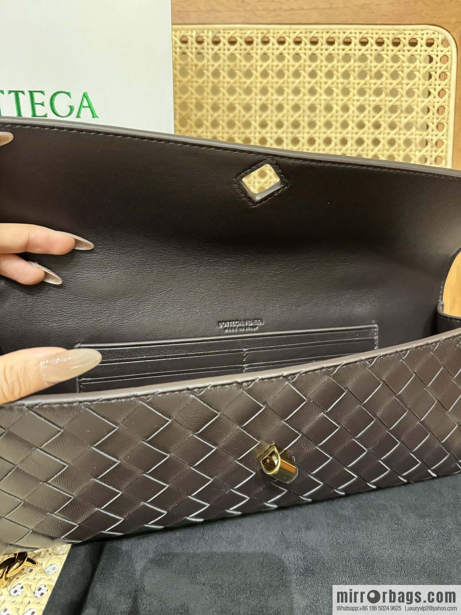 BV Andiamond Clutch 741511 Chocolate Brown