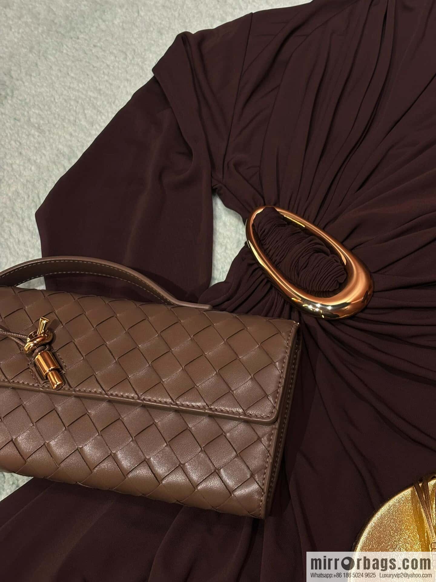 BV Andiamond clutch 741511 pine cone brown