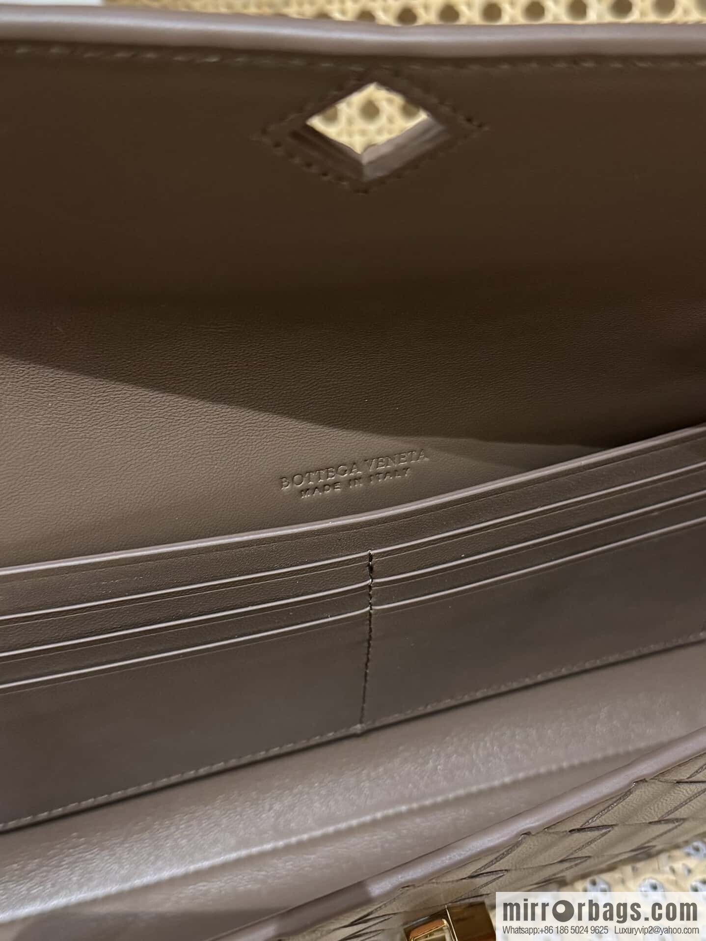 BV Andiamond clutch 741511 pine cone brown