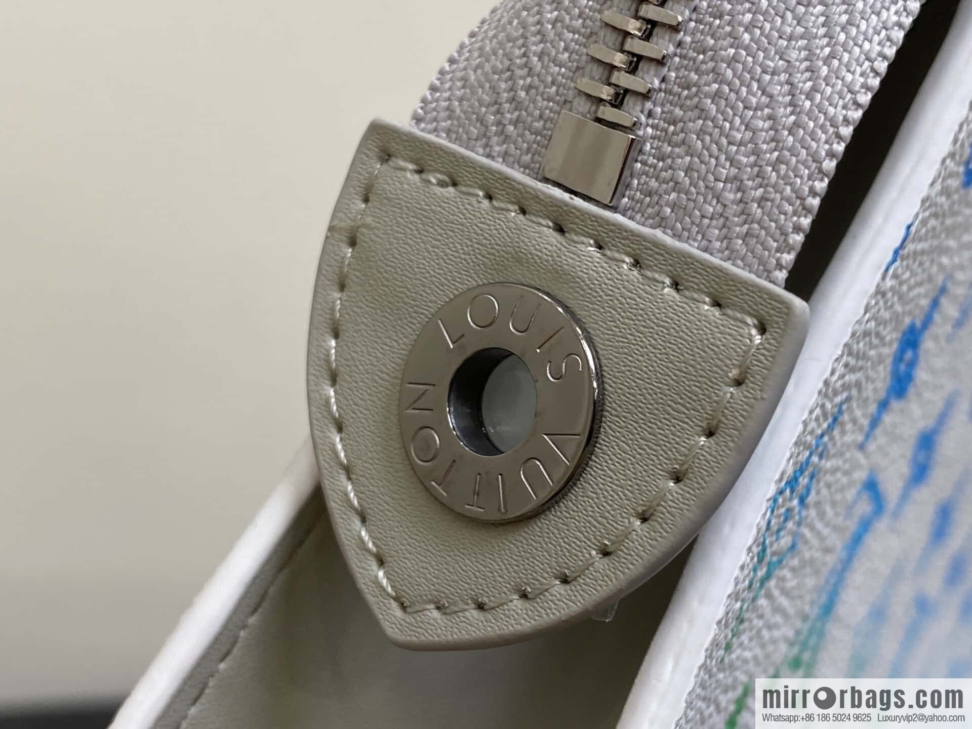 [Boutique‑grade] M13907 white gradual change handbag clutch bag POCHETTE VOYAGE medium handbag