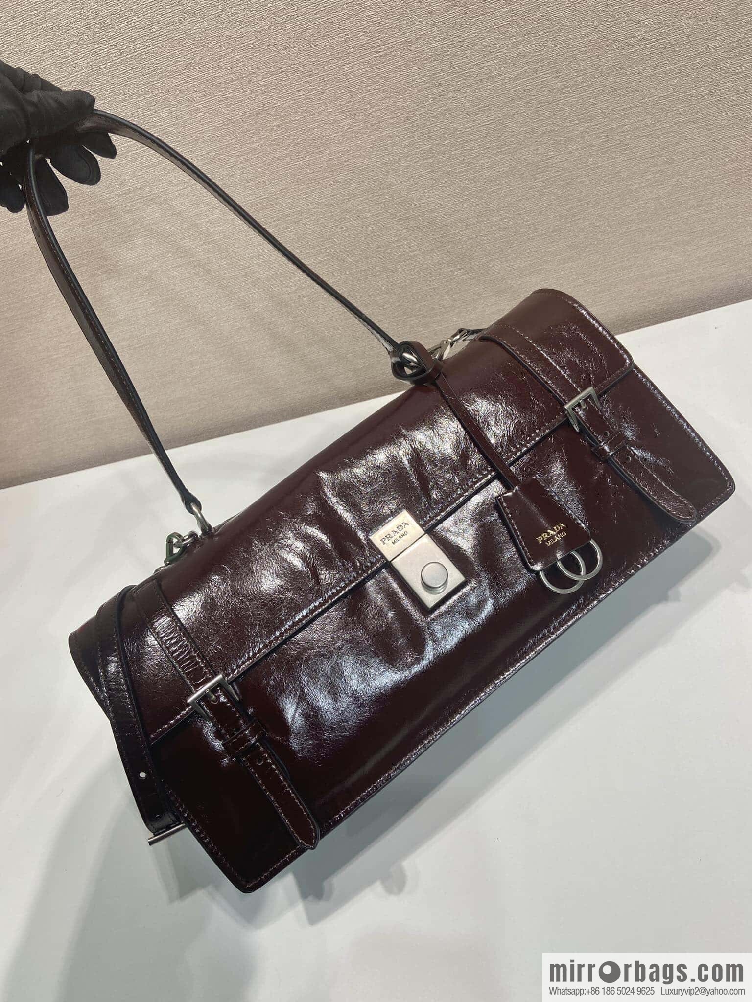 PRADA 🎉 new pen holder bag 🎉 1BN024 large 🎉🎉 burgundy