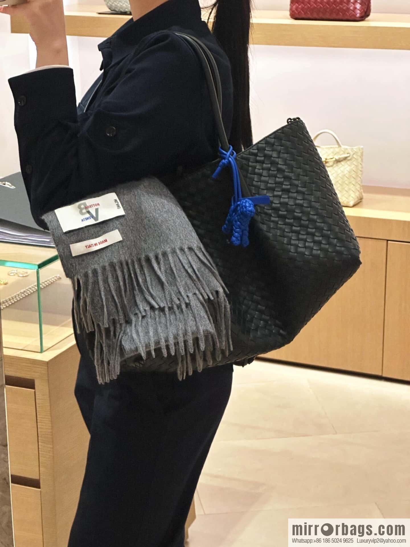 BV Large Pinacoteca Tote Bag 817166 Black