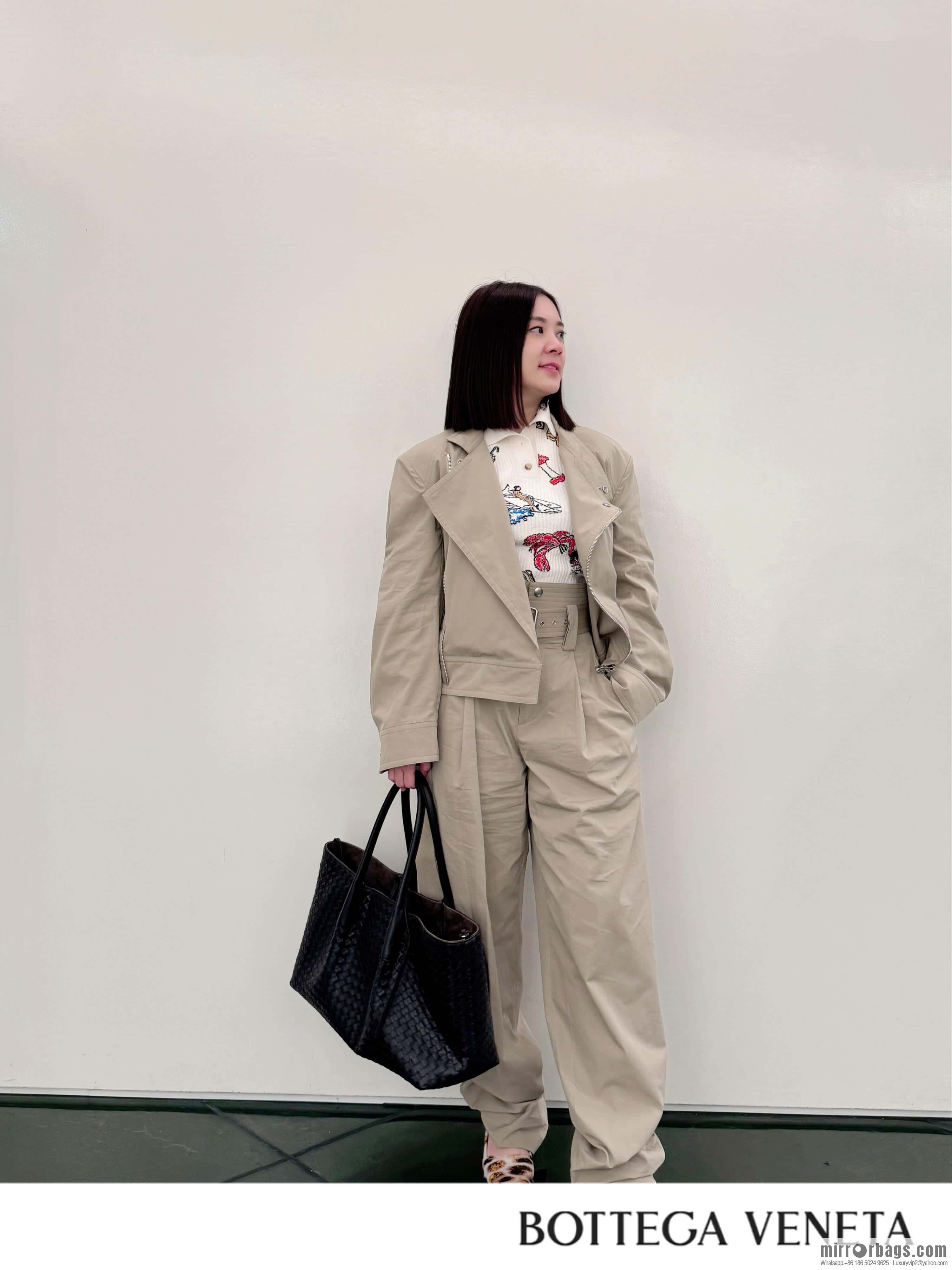 BV Large Pinacoteca Tote Bag 817166 Black