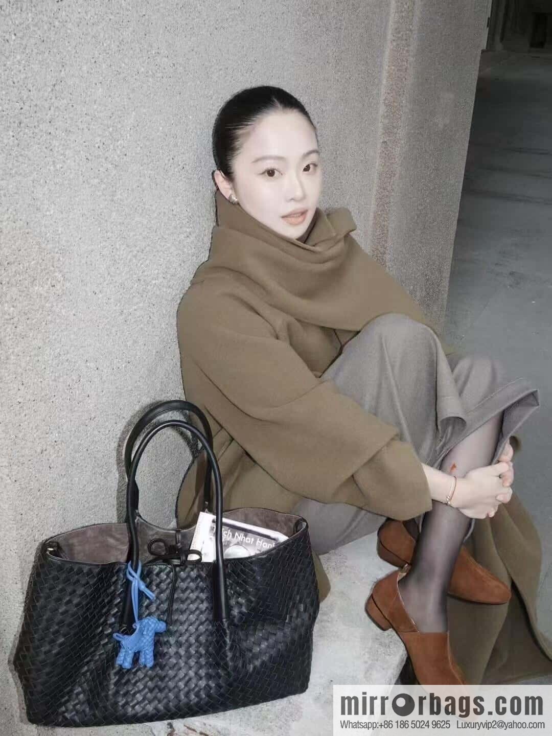 BV Large Pinacoteca Tote Bag 817166 Black