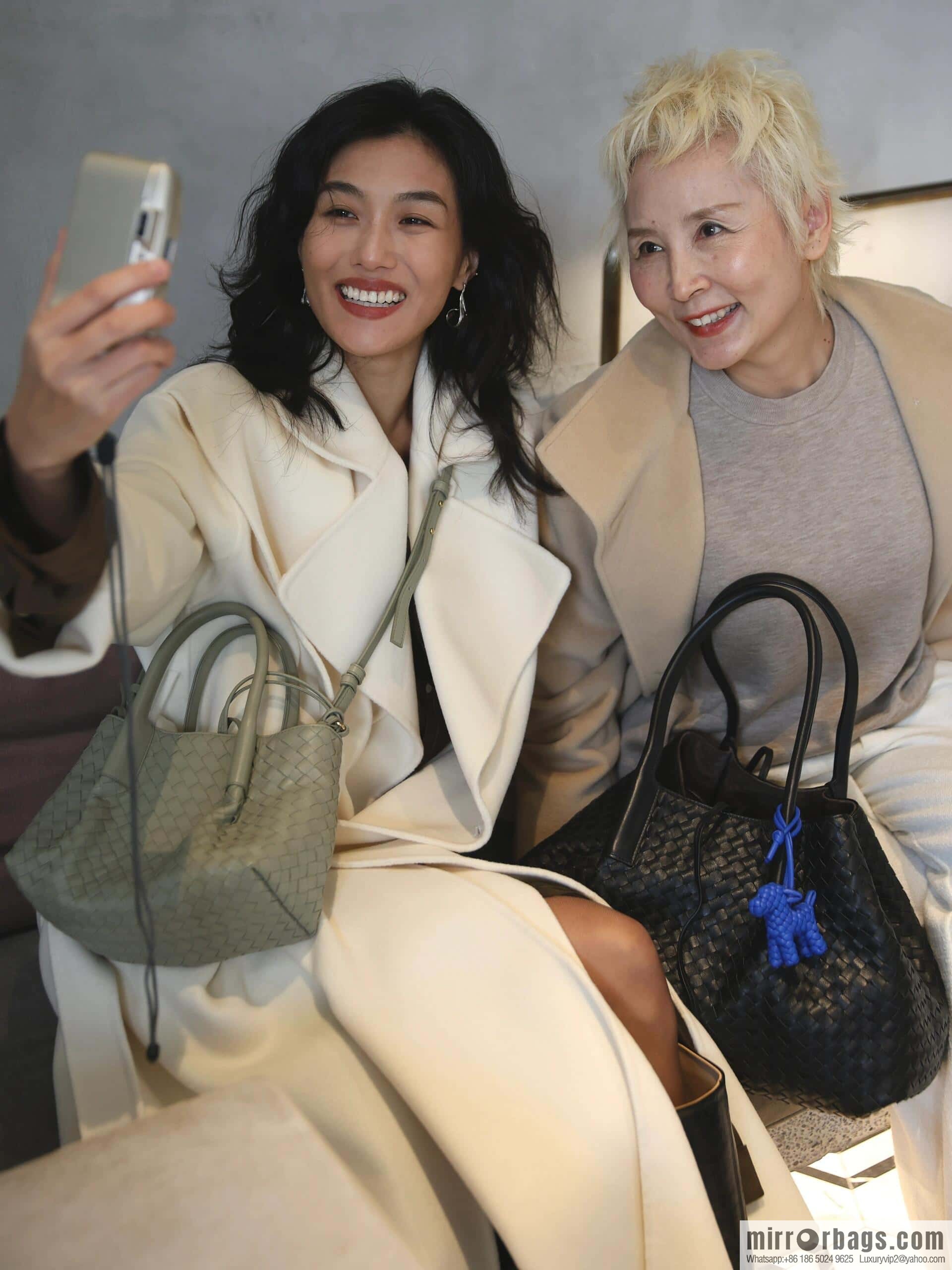 BV Large Pinacoteca Tote Bag 817166 Black