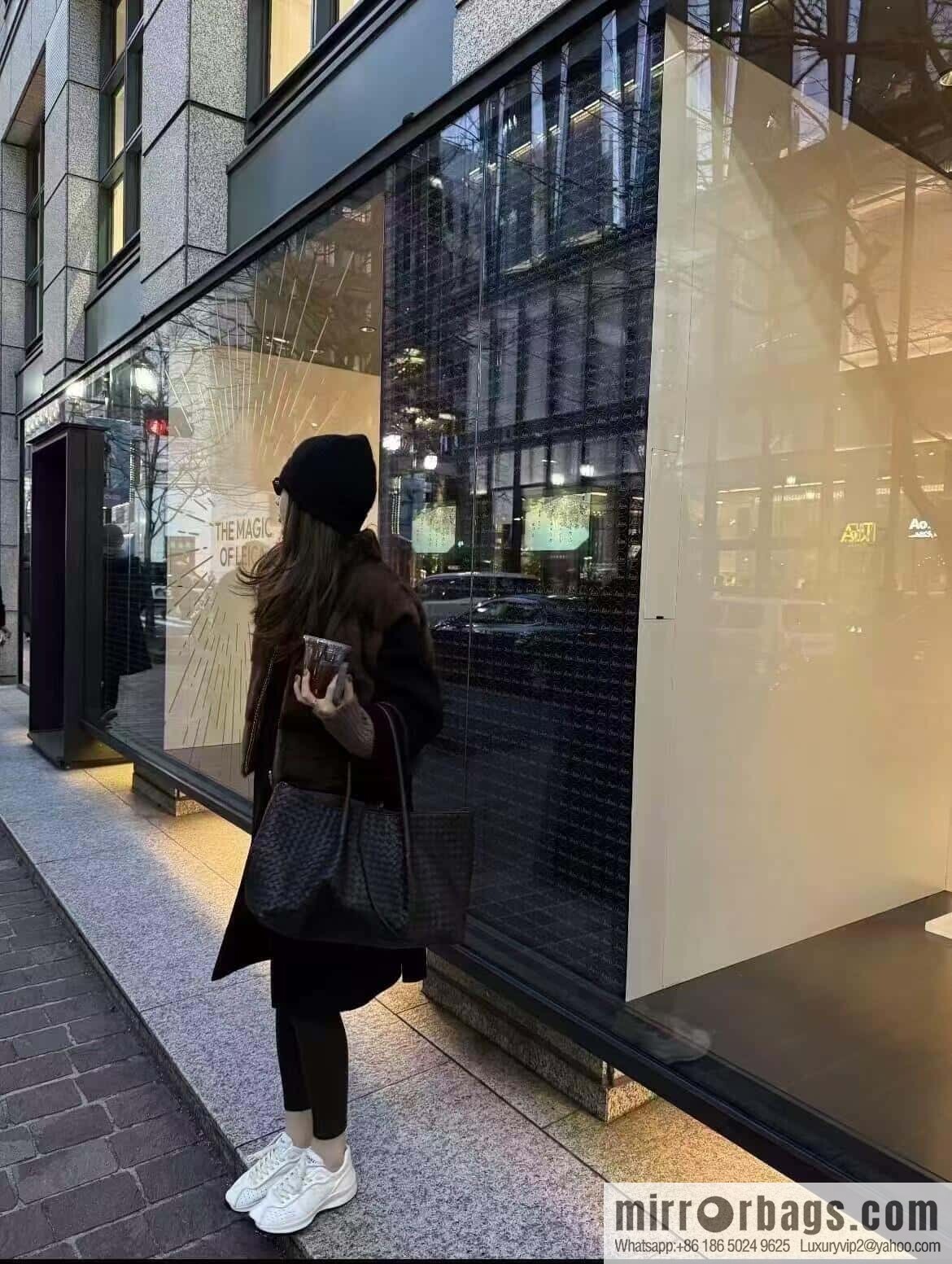 BV Large Pinacoteca Tote Bag 817166 Black