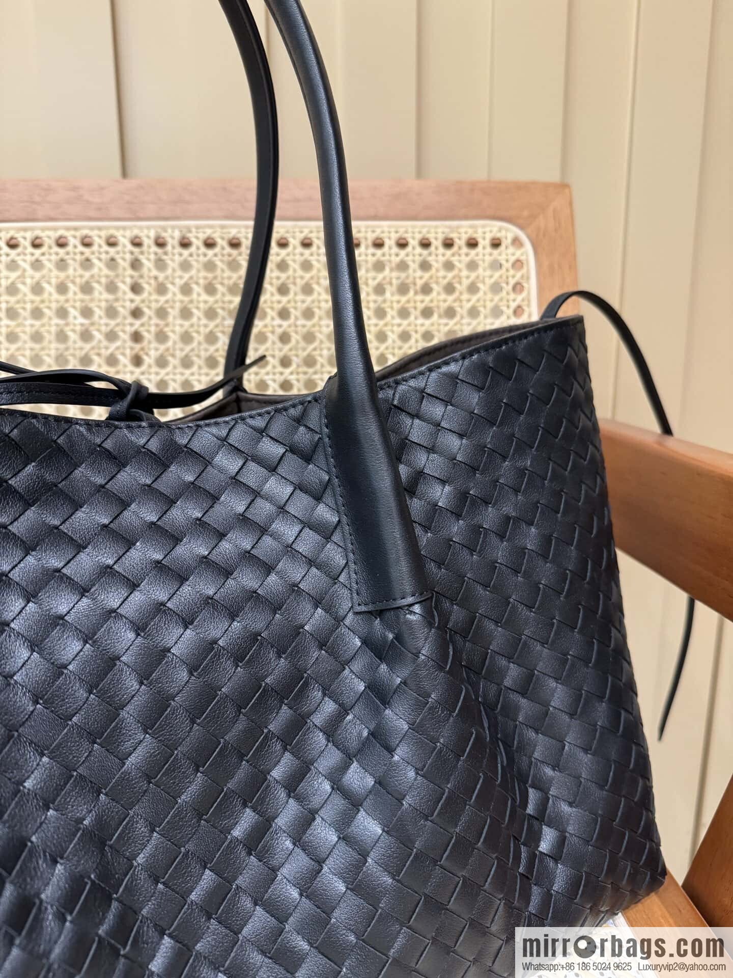 BV Large Pinacoteca Tote Bag 817166 Black