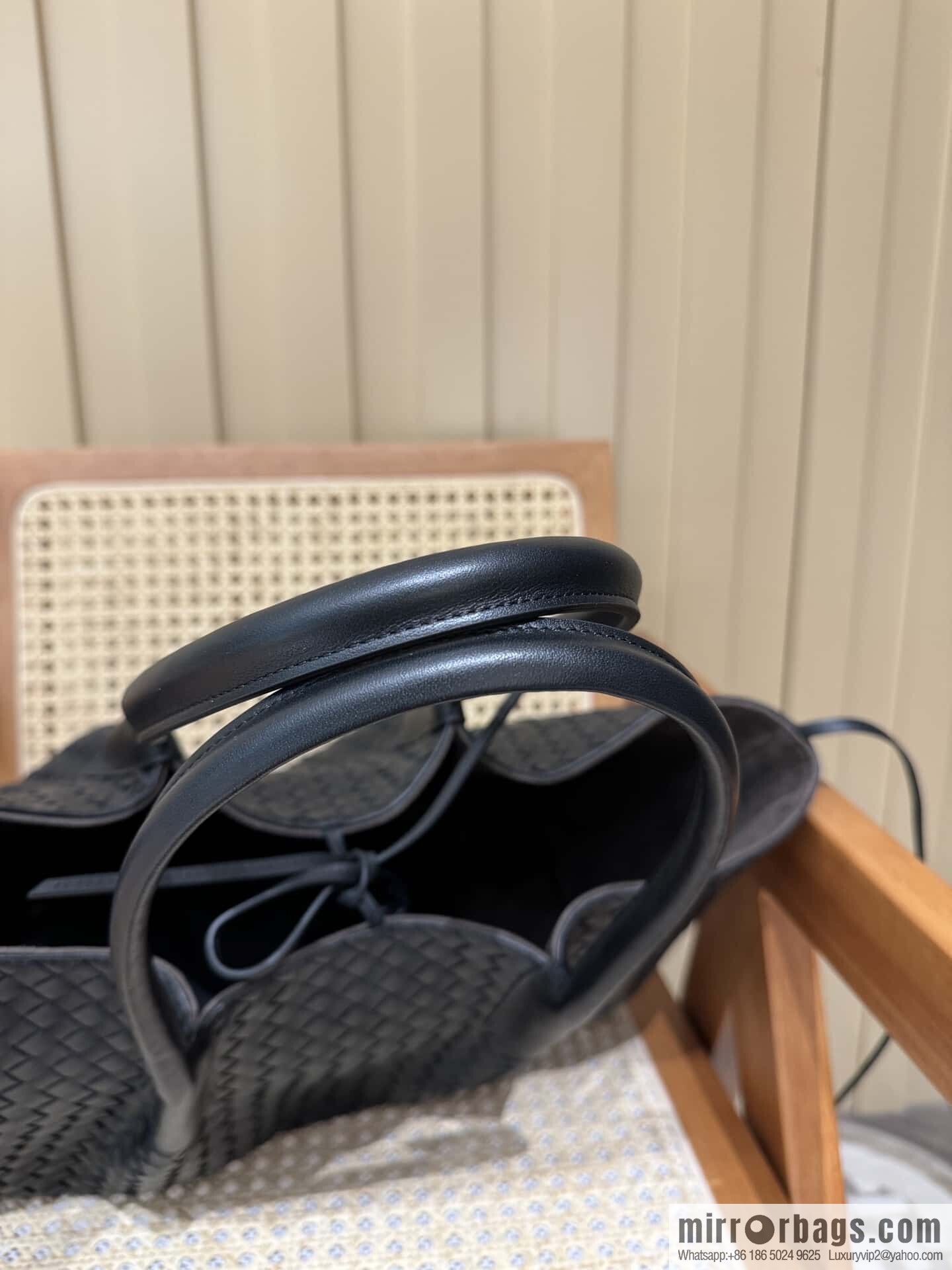 BV Large Pinacoteca Tote Bag 817166 Black