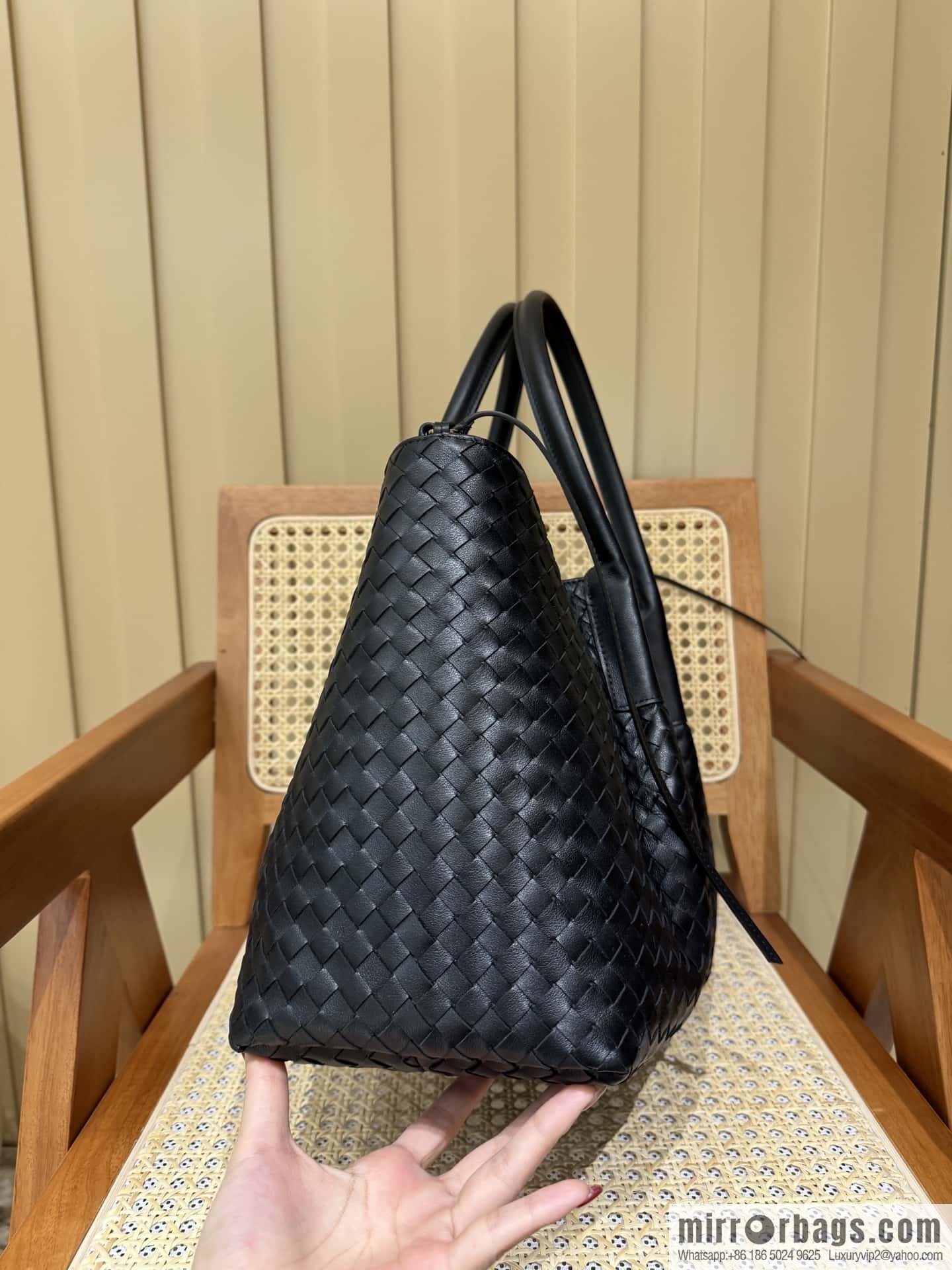 BV Large Pinacoteca Tote Bag 817166 Black