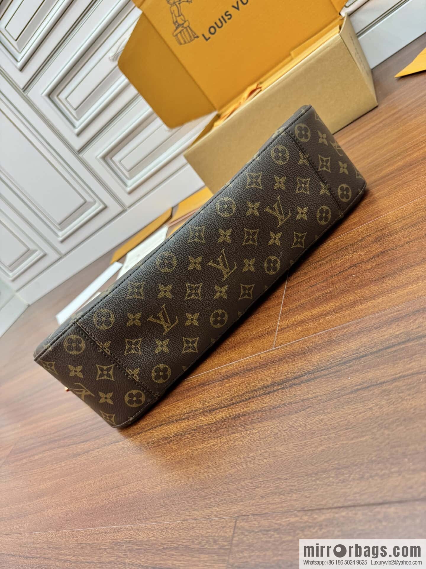 LV M12098 Slouchy MM