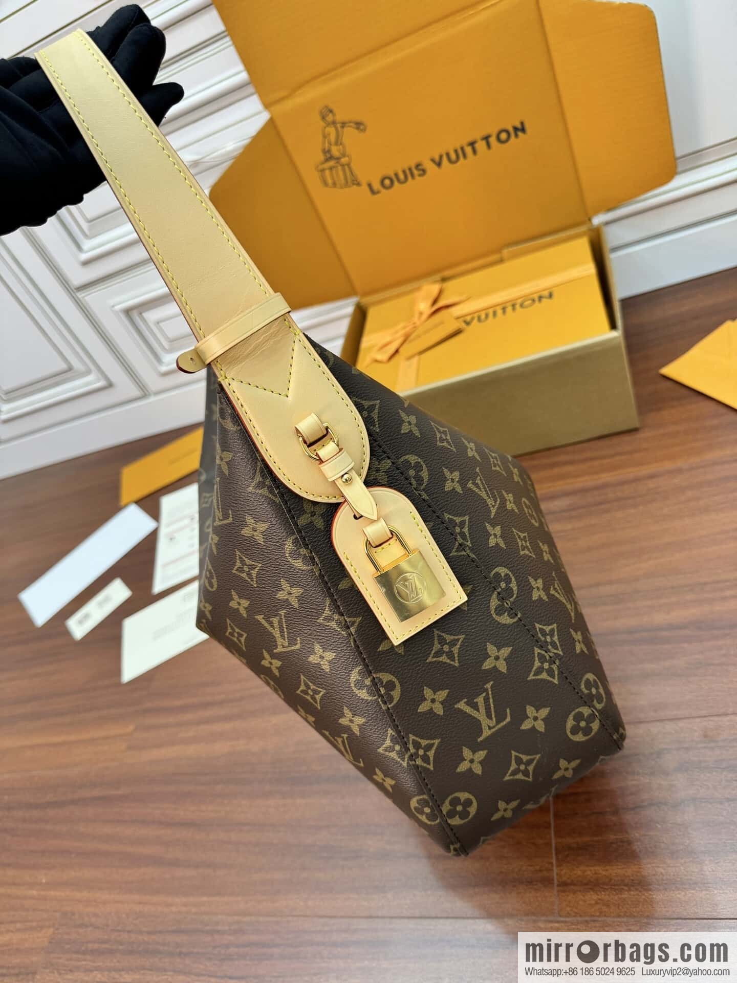 LV M12098 Slouchy MM