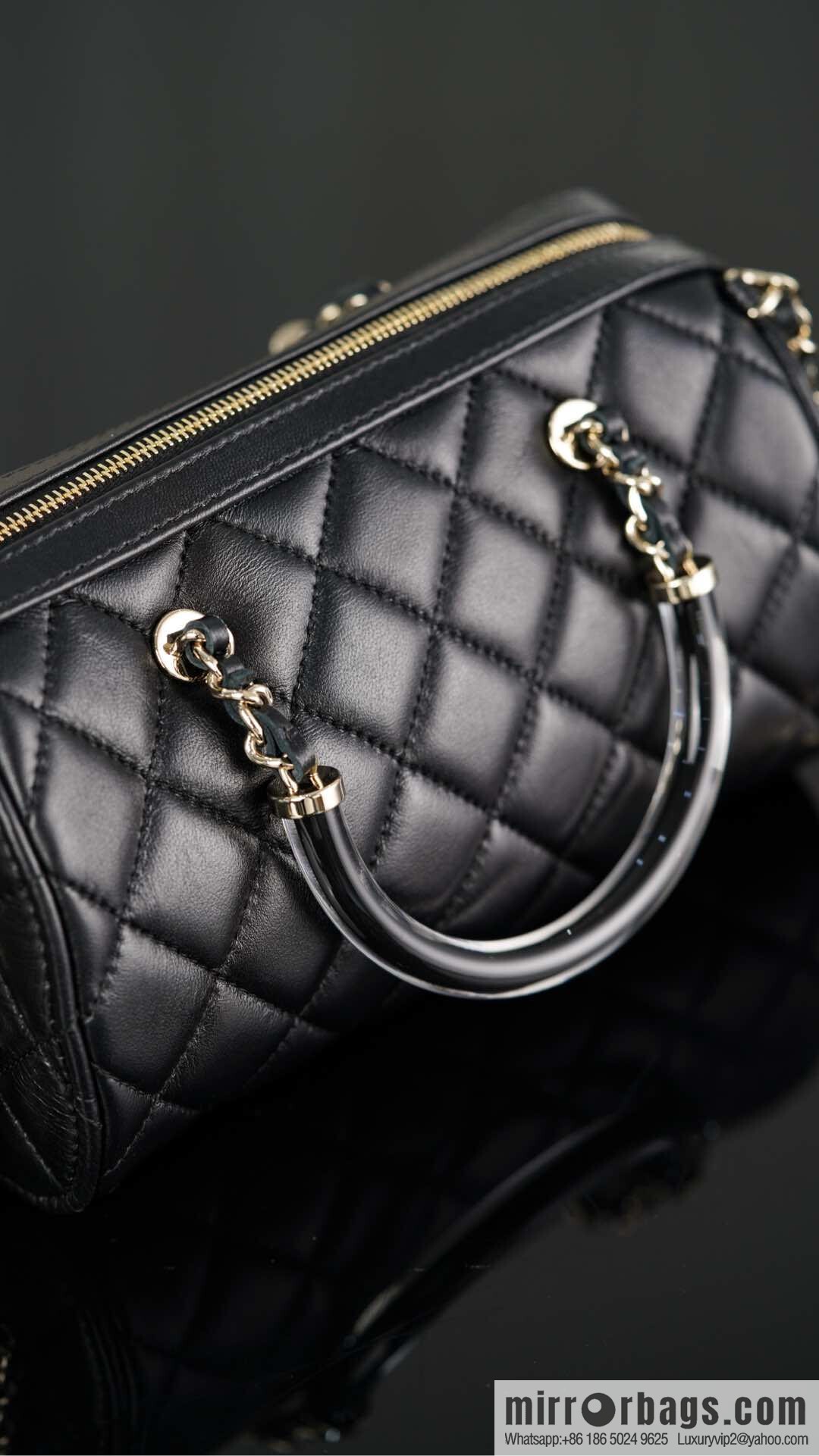 𝐂𝐡𝐚𝐧𝐞𝐥 𝟐𝟓𝐜 Early Spring Boston, Bowling Bag 💣 Black AP4411