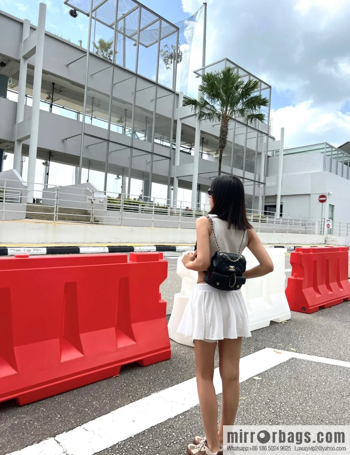 𝗖𝗛𝗔𝗡𝗘𝗟 23P new Duma shoulder, cowhide, medium black 🔛 AS3860