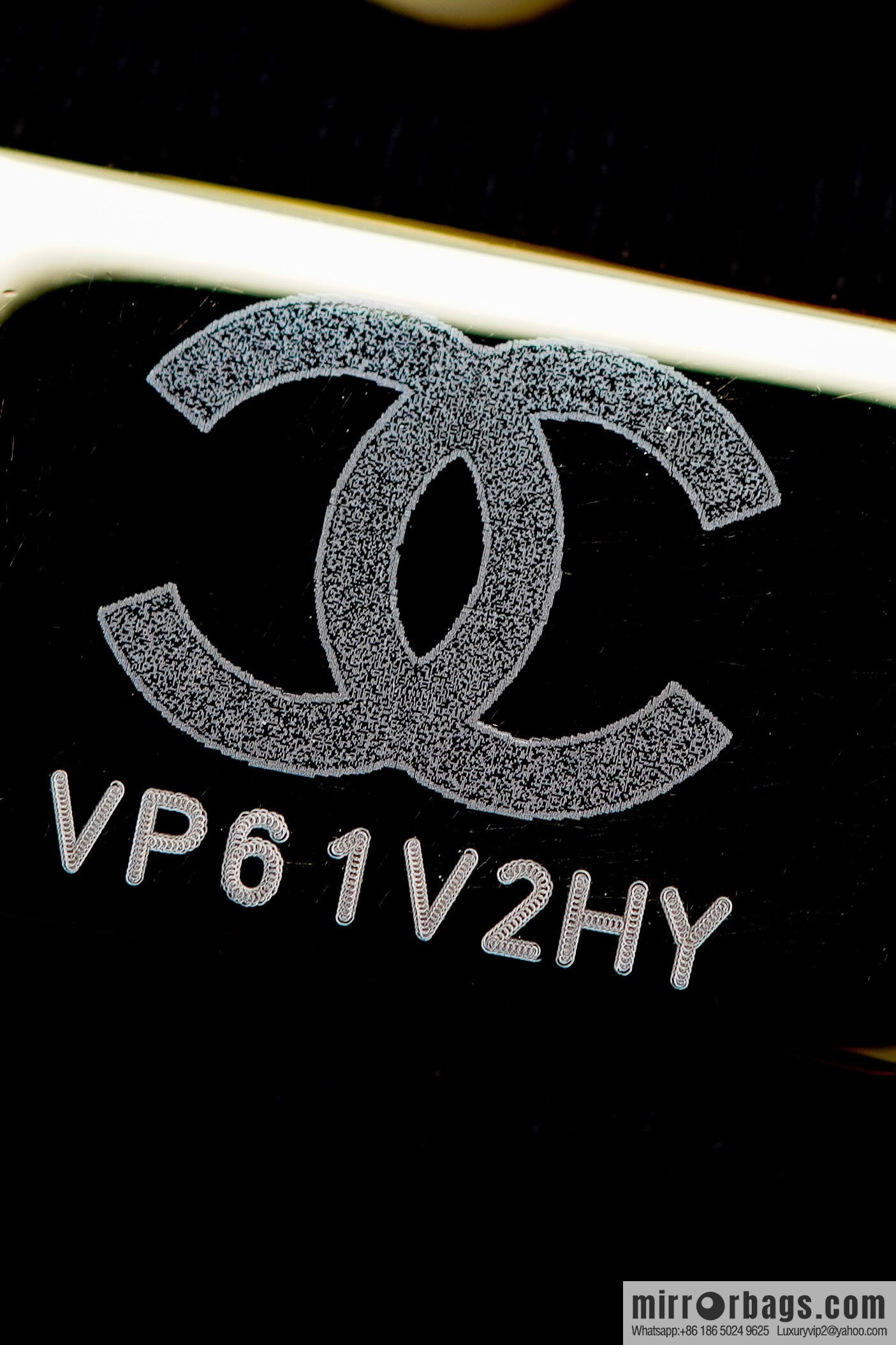 𝗖𝗛𝗔𝗡𝗘𝗟 23P new Duma shoulder, cowhide, medium black 🔛 AS3860