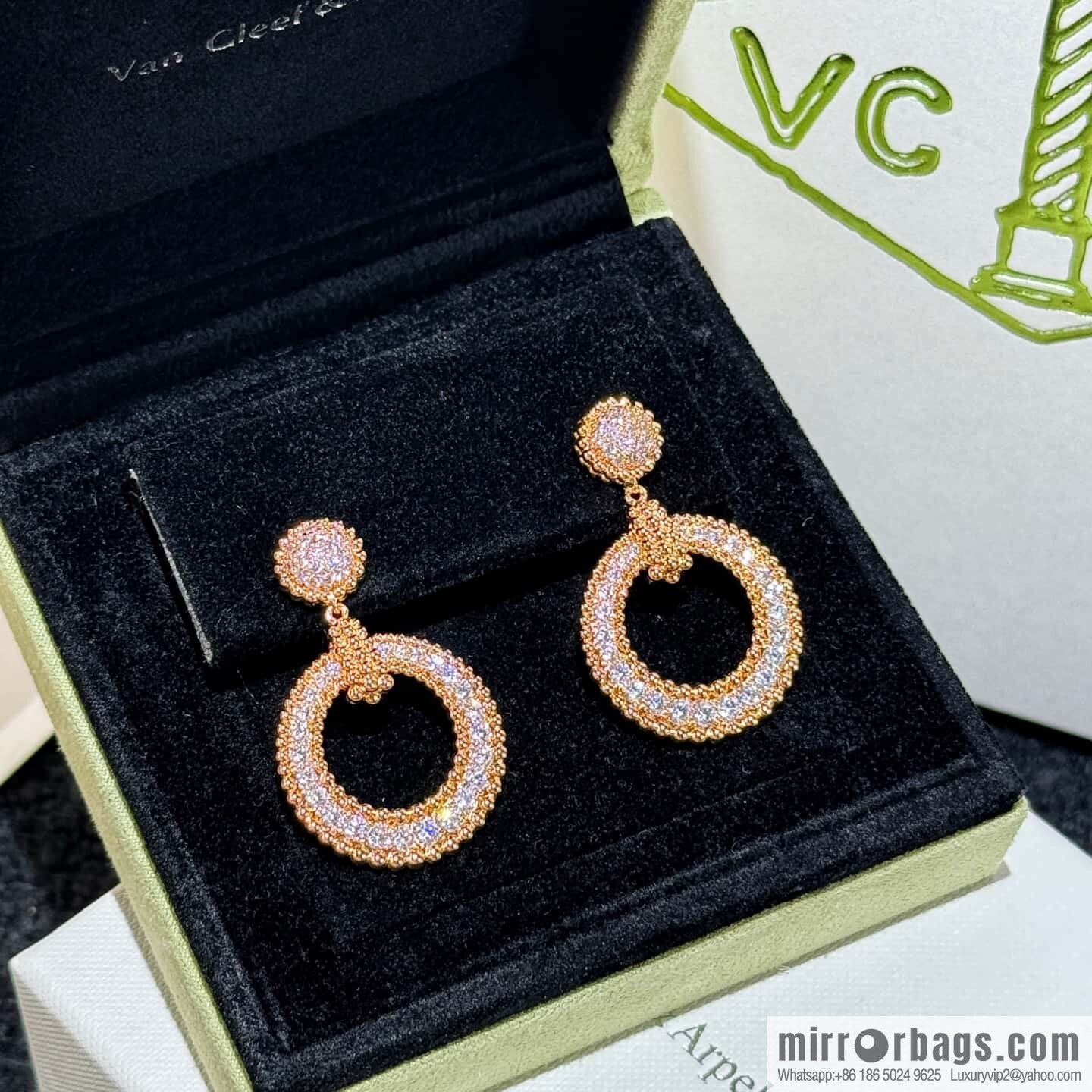 ☀️Van Cleef & Arpels Perlee diamonds earrings