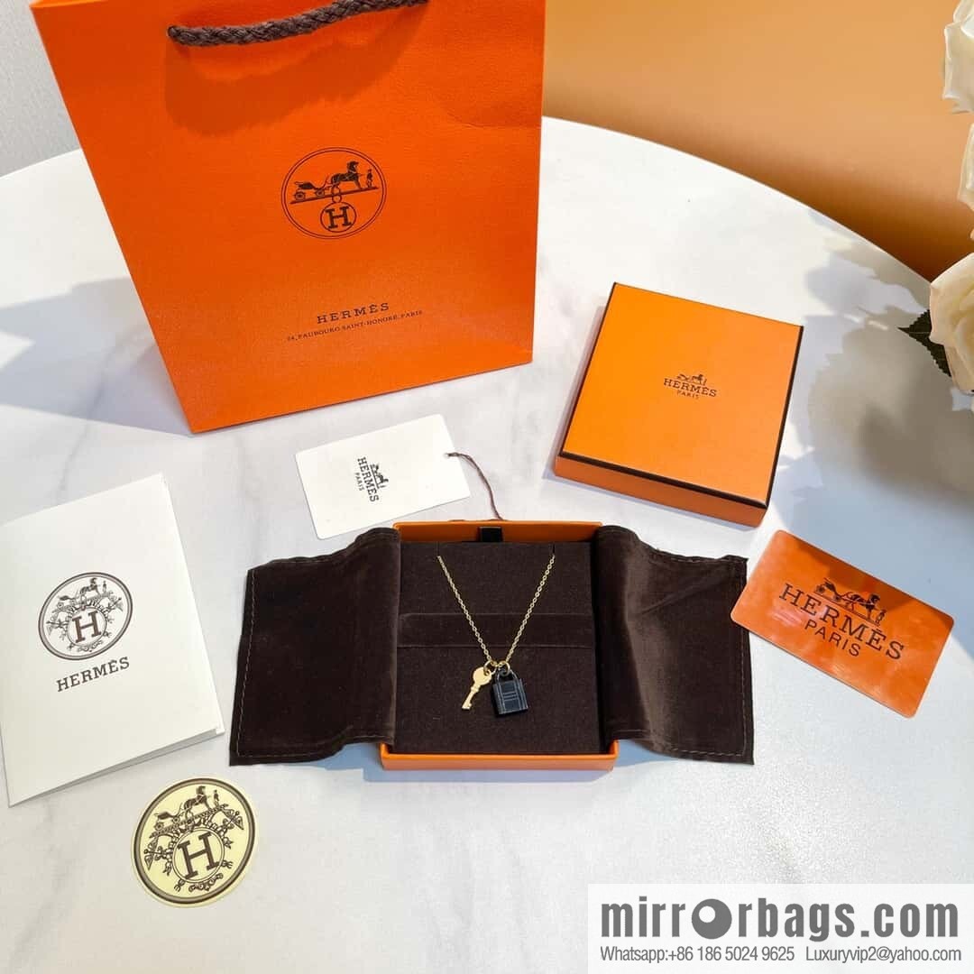 ❗️New ❗️ ☀️ Hermès HERMES Buffalo Horn Amulette Padlock Key Necklace ☀️