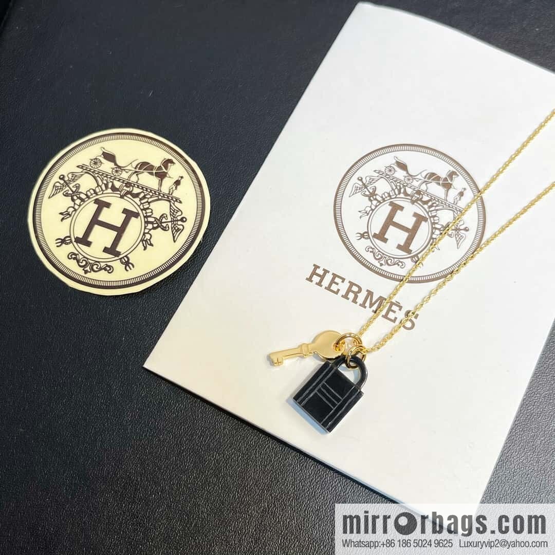 ❗️New ❗️ ☀️ Hermès HERMES Buffalo Horn Amulette Padlock Key Necklace ☀️