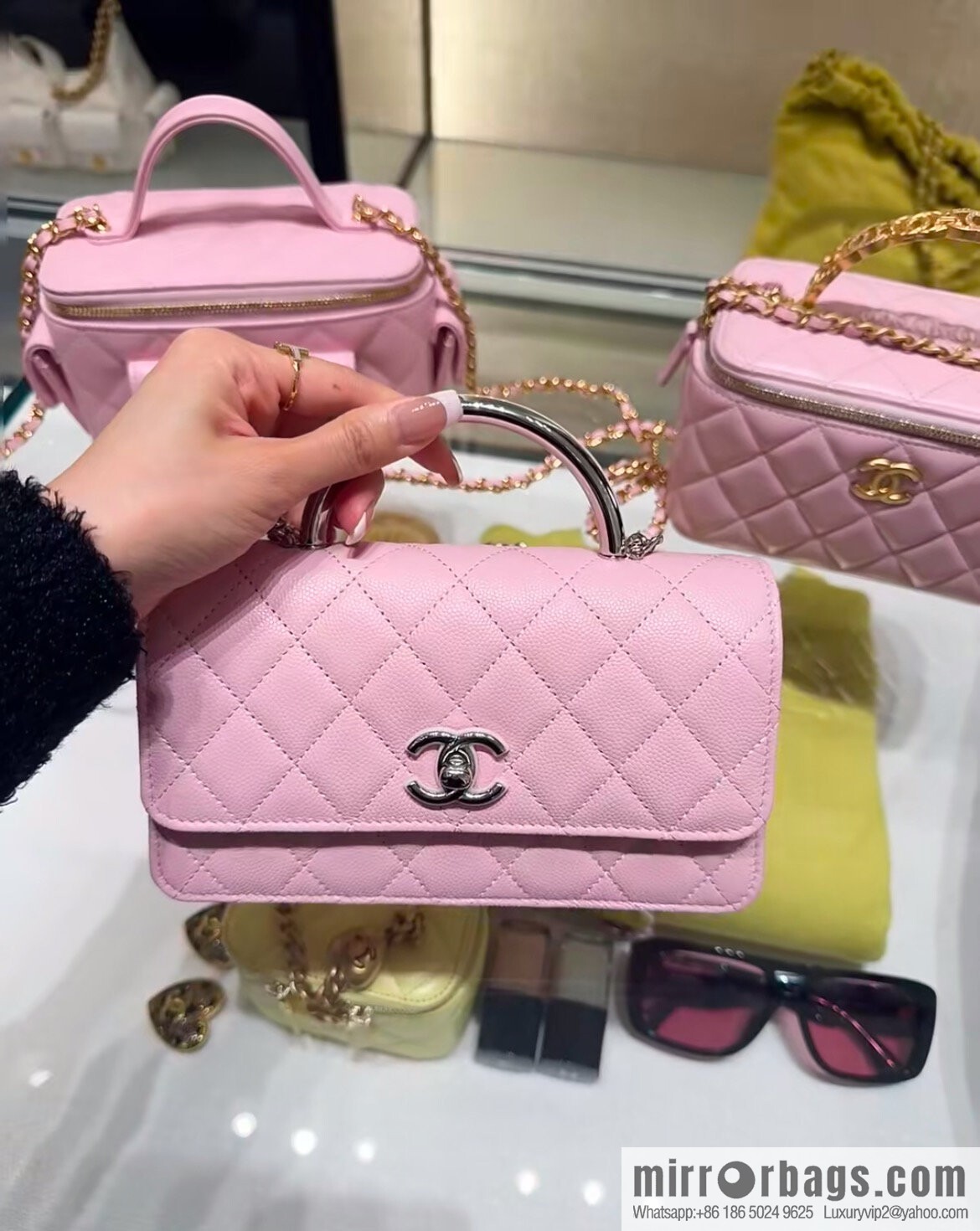 𝐂𝐡𝐚𝐧𝐞𝐥 𝟐𝟓𝐏 hidden model, handle organ bag, light powder 💗 AP3705