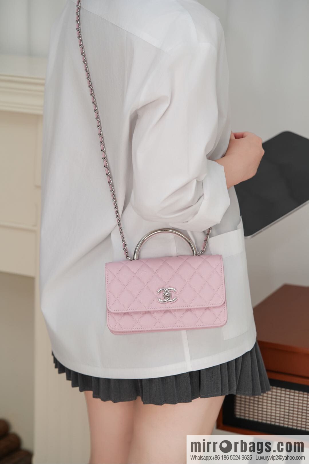 𝐂𝐡𝐚𝐧𝐞𝐥 𝟐𝟓𝐏 hidden model, handle organ bag, light powder 💗 AP3705