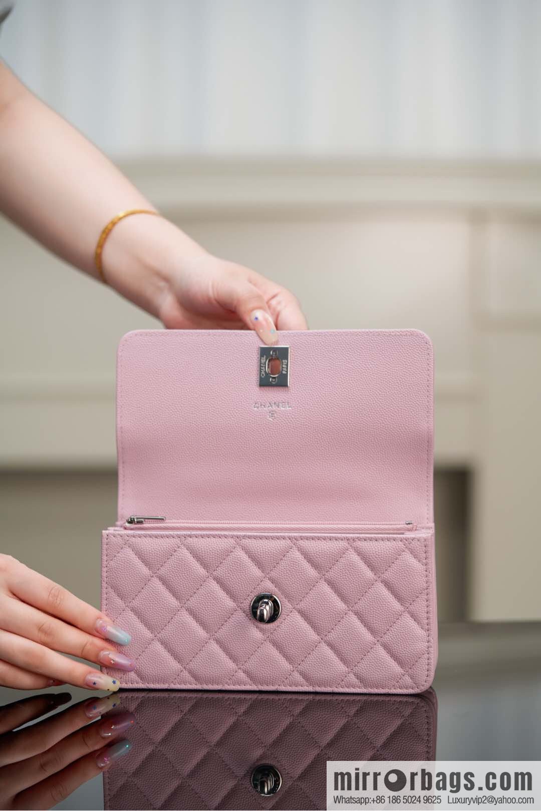 𝐂𝐡𝐚𝐧𝐞𝐥 𝟐𝟓𝐏 hidden model, handle organ bag, light powder 💗 AP3705