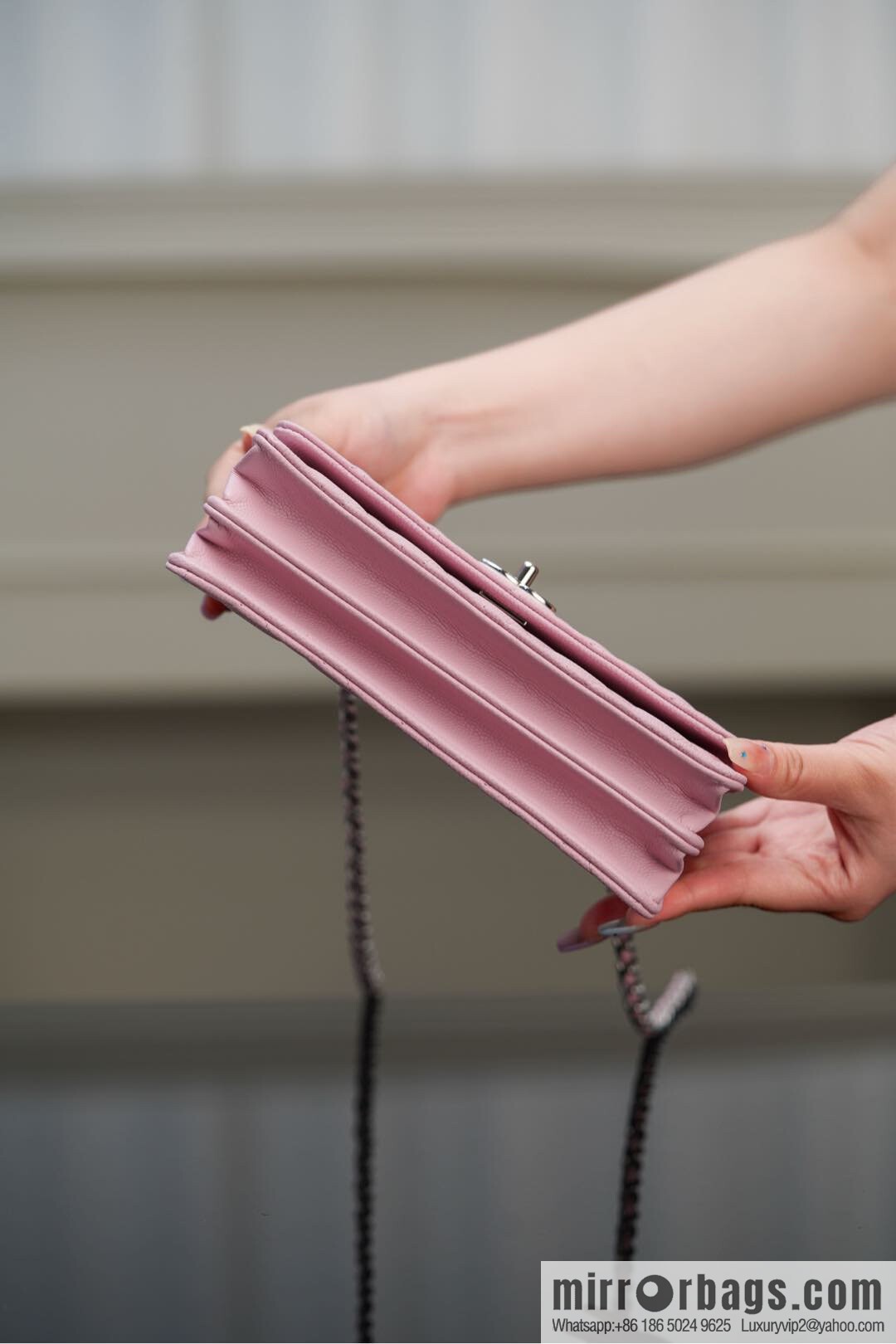 𝐂𝐡𝐚𝐧𝐞𝐥 𝟐𝟓𝐏 hidden model, handle organ bag, light powder 💗 AP3705