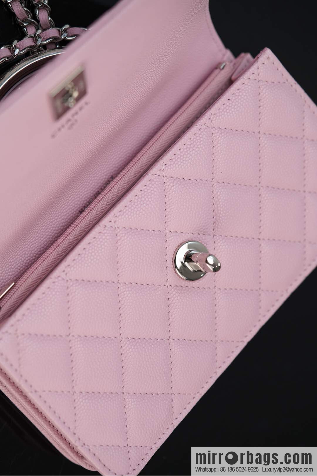 𝐂𝐡𝐚𝐧𝐞𝐥 𝟐𝟓𝐏 hidden model, handle organ bag, light powder 💗 AP3705