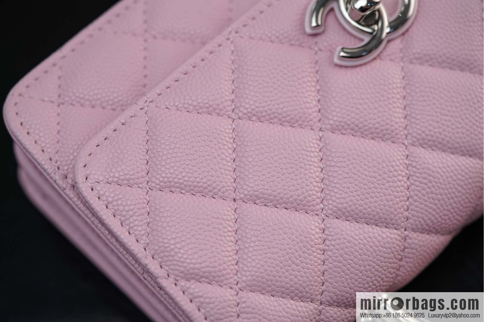 𝐂𝐡𝐚𝐧𝐞𝐥 𝟐𝟓𝐏 hidden model, handle organ bag, light powder 💗 AP3705