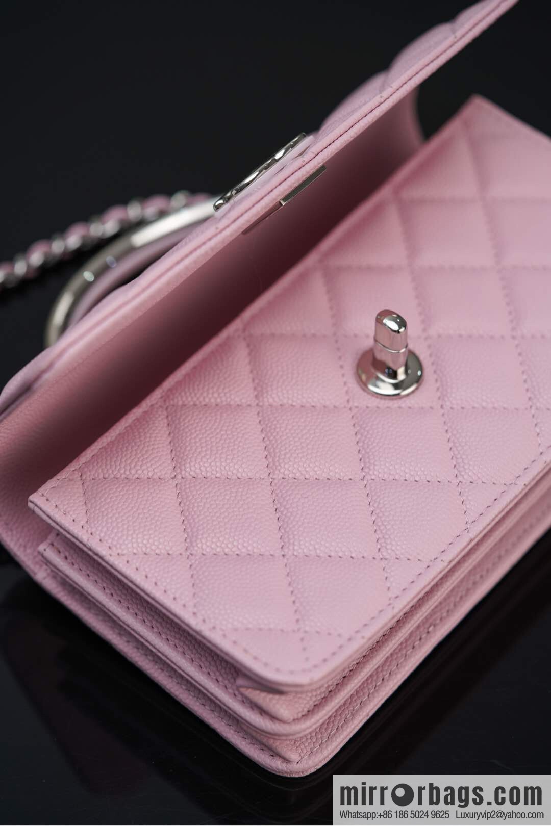 𝐂𝐡𝐚𝐧𝐞𝐥 𝟐𝟓𝐏 hidden model, handle organ bag, light powder 💗 AP3705