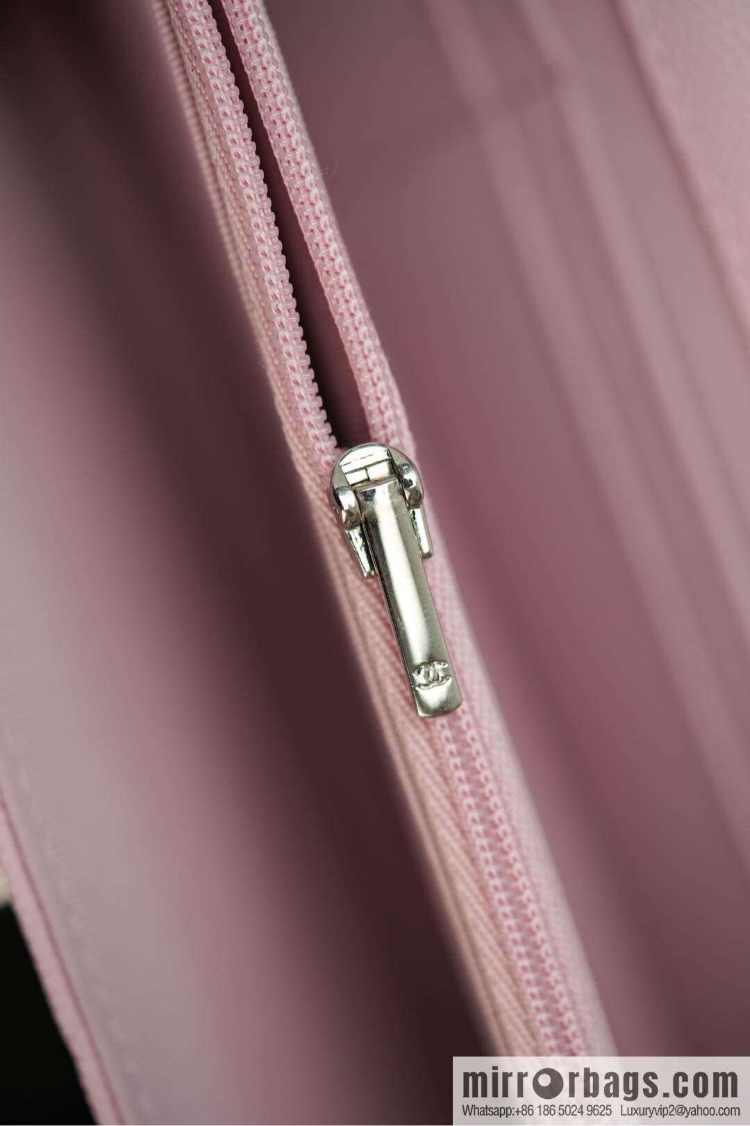 𝐂𝐡𝐚𝐧𝐞𝐥 𝟐𝟓𝐏 hidden model, handle organ bag, light powder 💗 AP3705