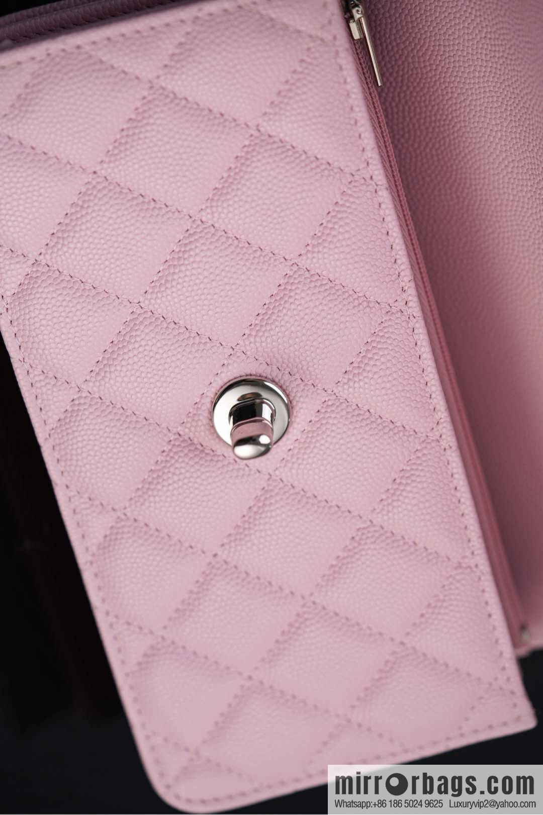 𝐂𝐡𝐚𝐧𝐞𝐥 𝟐𝟓𝐏 hidden model, handle organ bag, light powder 💗 AP3705