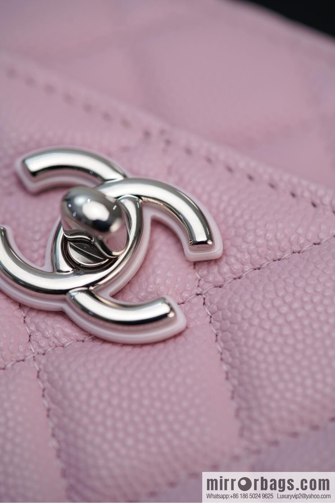 𝐂𝐡𝐚𝐧𝐞𝐥 𝟐𝟓𝐏 hidden model, handle organ bag, light powder 💗 AP3705