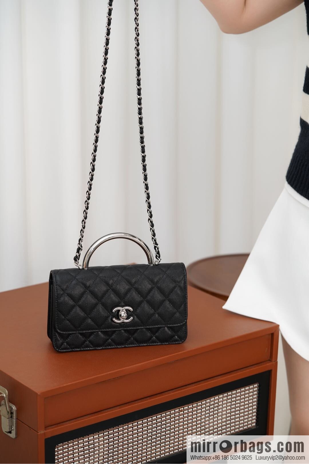 𝐂𝐡𝐚𝐧𝐞𝐥 𝟐𝟓𝐏 Handle Organ Bag, Black 🖤 Litchi Cow AP3705