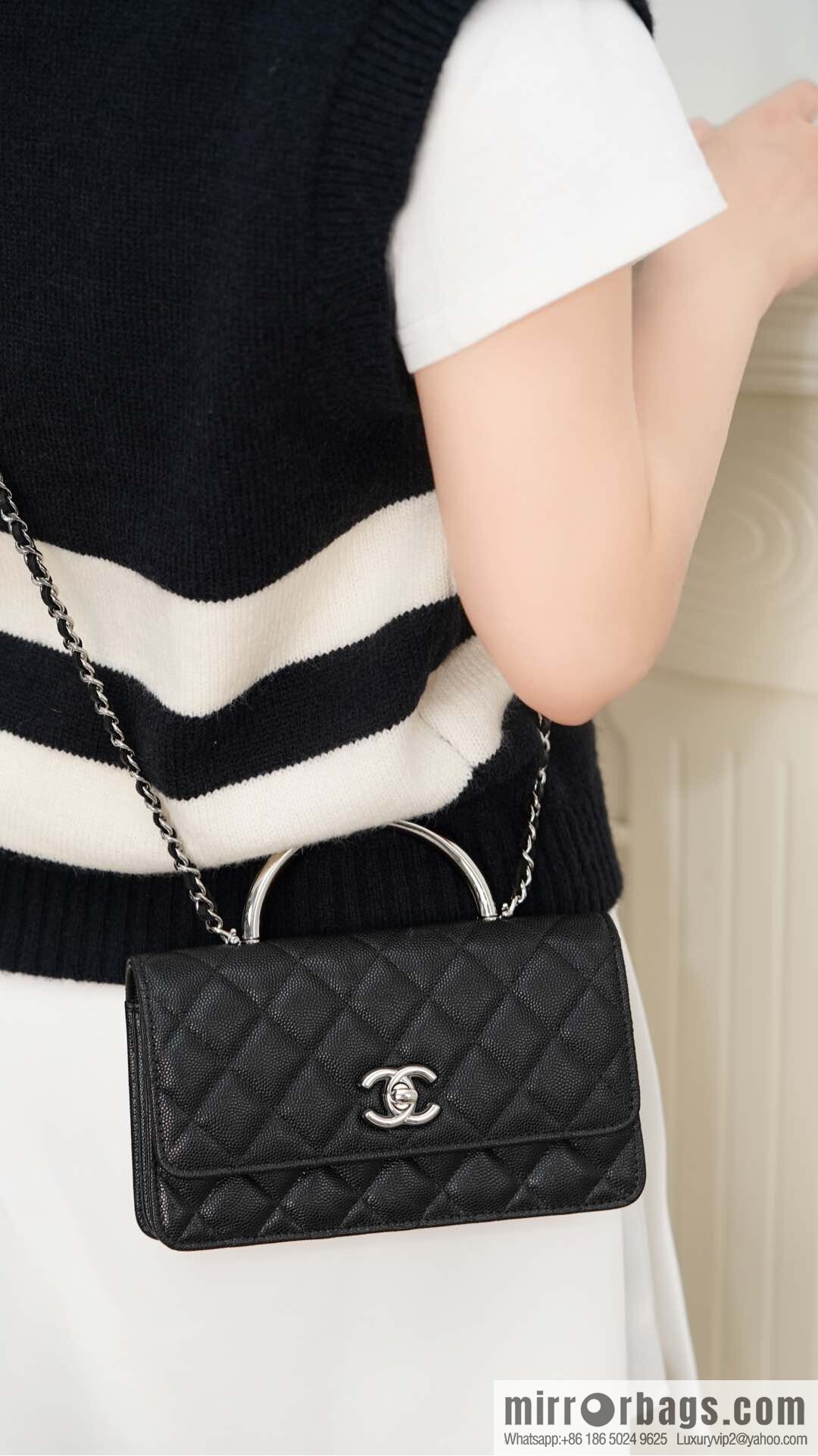 𝐂𝐡𝐚𝐧𝐞𝐥 𝟐𝟓𝐏 Handle Organ Bag, Black 🖤 Litchi Cow AP3705