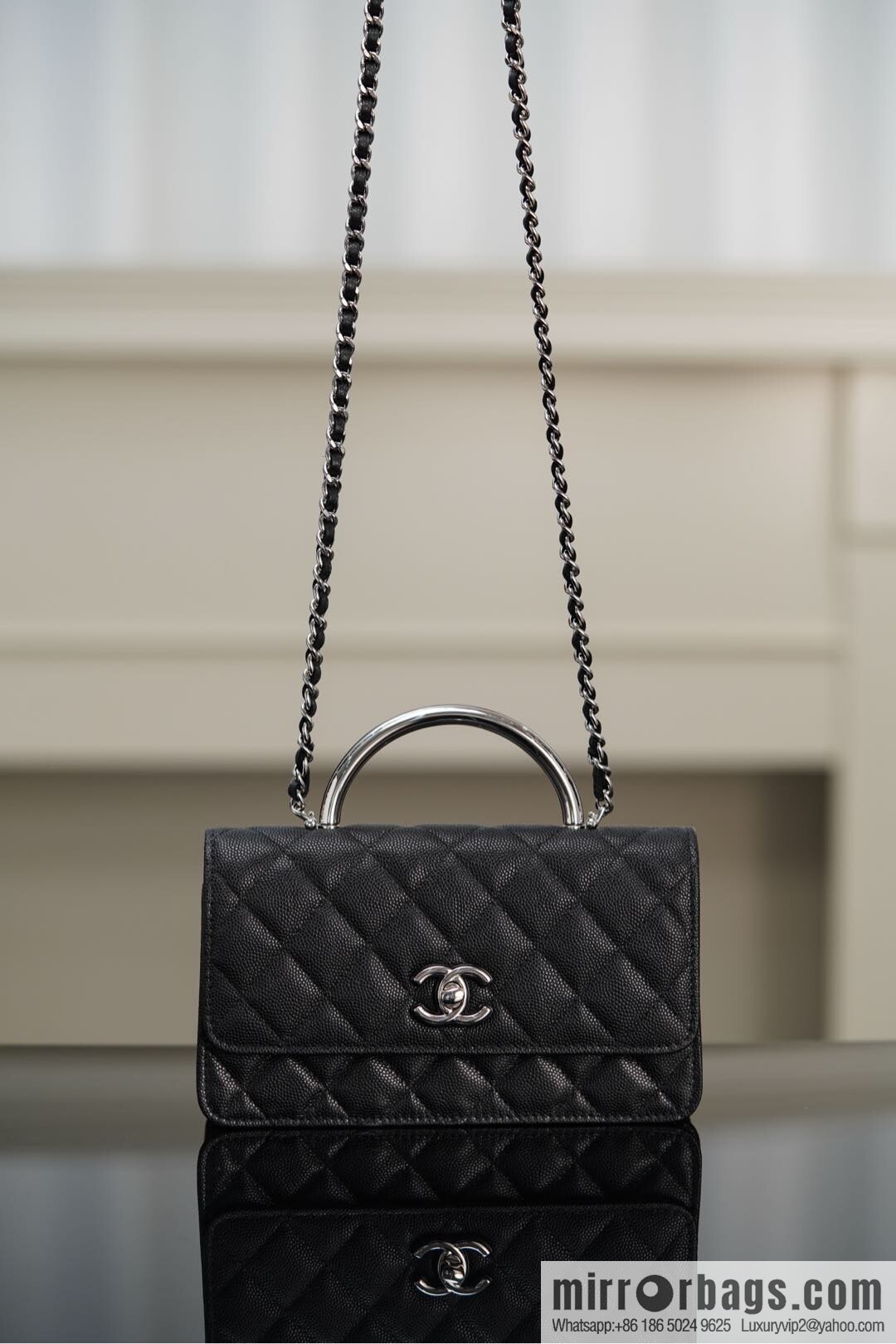 𝐂𝐡𝐚𝐧𝐞𝐥 𝟐𝟓𝐏 Handle Organ Bag, Black 🖤 Litchi Cow AP3705