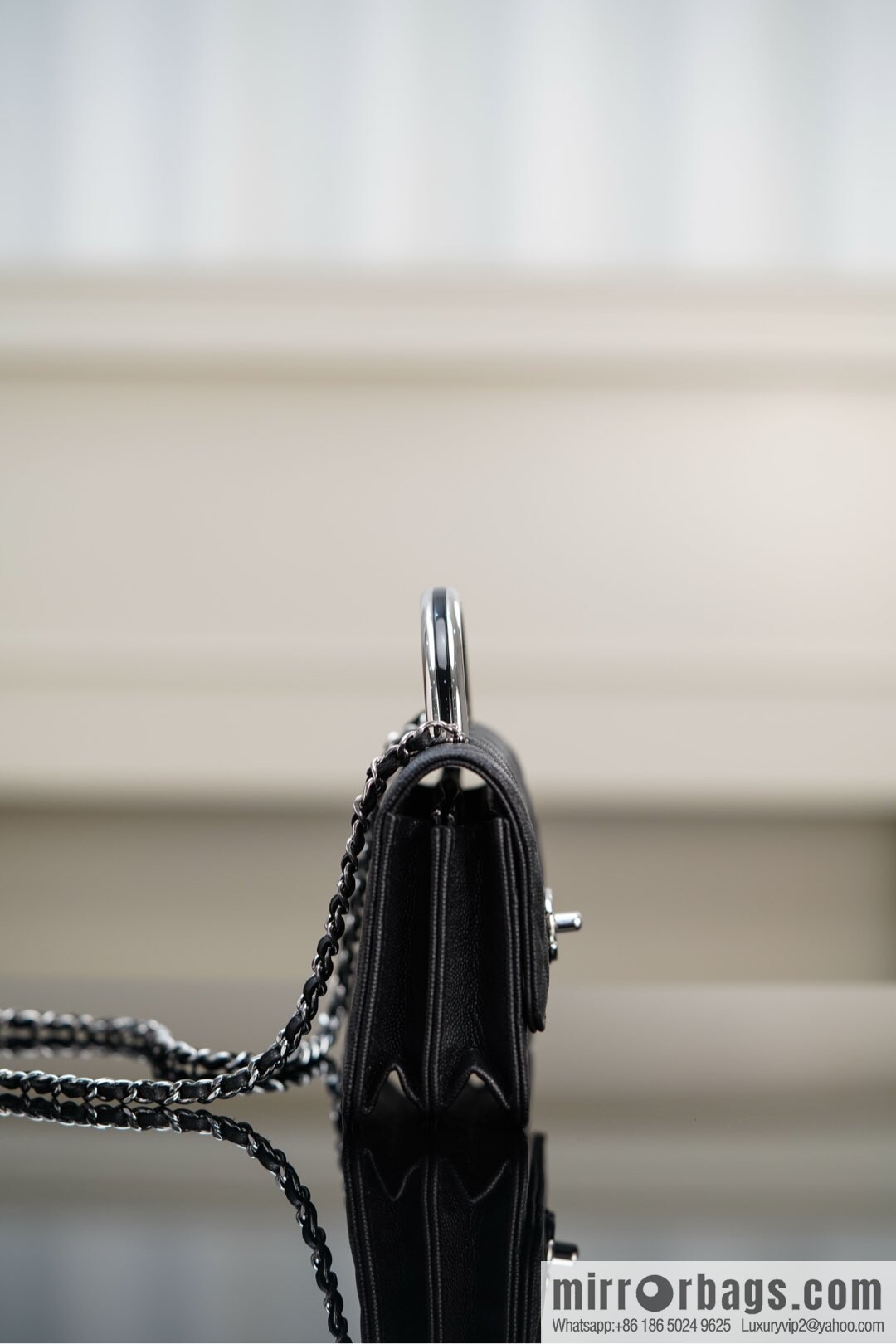 𝐂𝐡𝐚𝐧𝐞𝐥 𝟐𝟓𝐏 Handle Organ Bag, Black 🖤 Litchi Cow AP3705