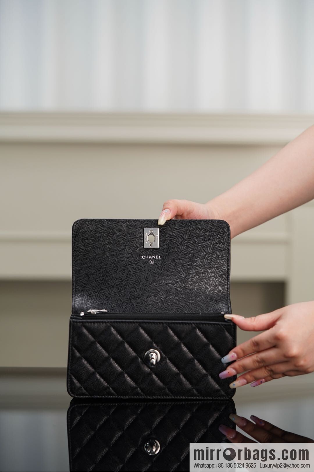 𝐂𝐡𝐚𝐧𝐞𝐥 𝟐𝟓𝐏 Handle Organ Bag, Black 🖤 Litchi Cow AP3705